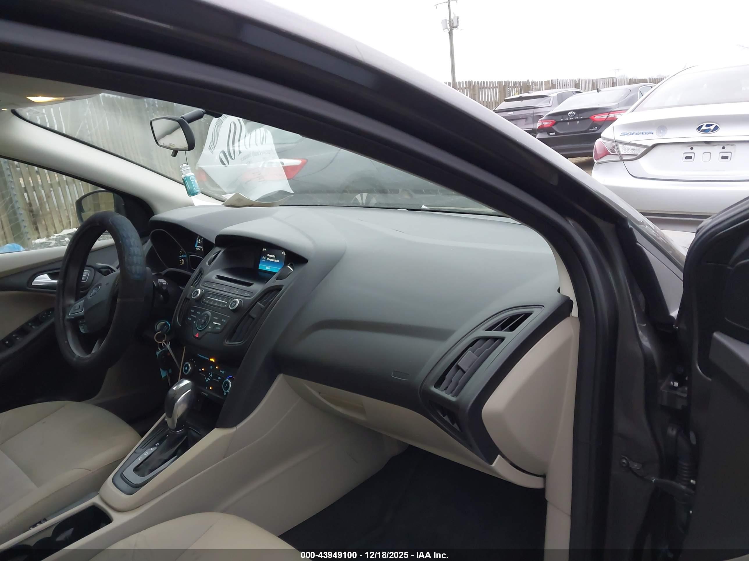 FORD FOCUS image 5