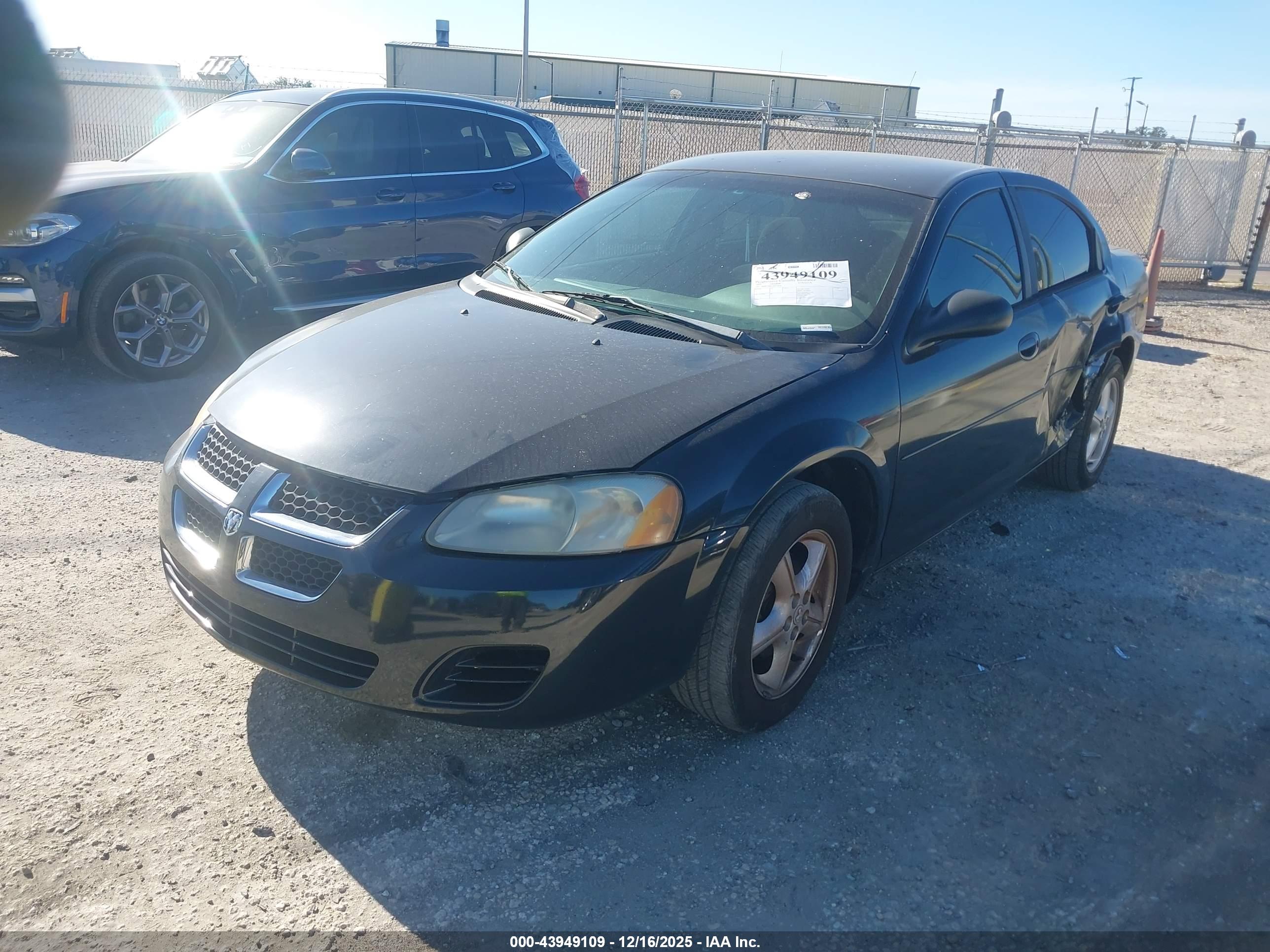 DODGE STRATUS image 2