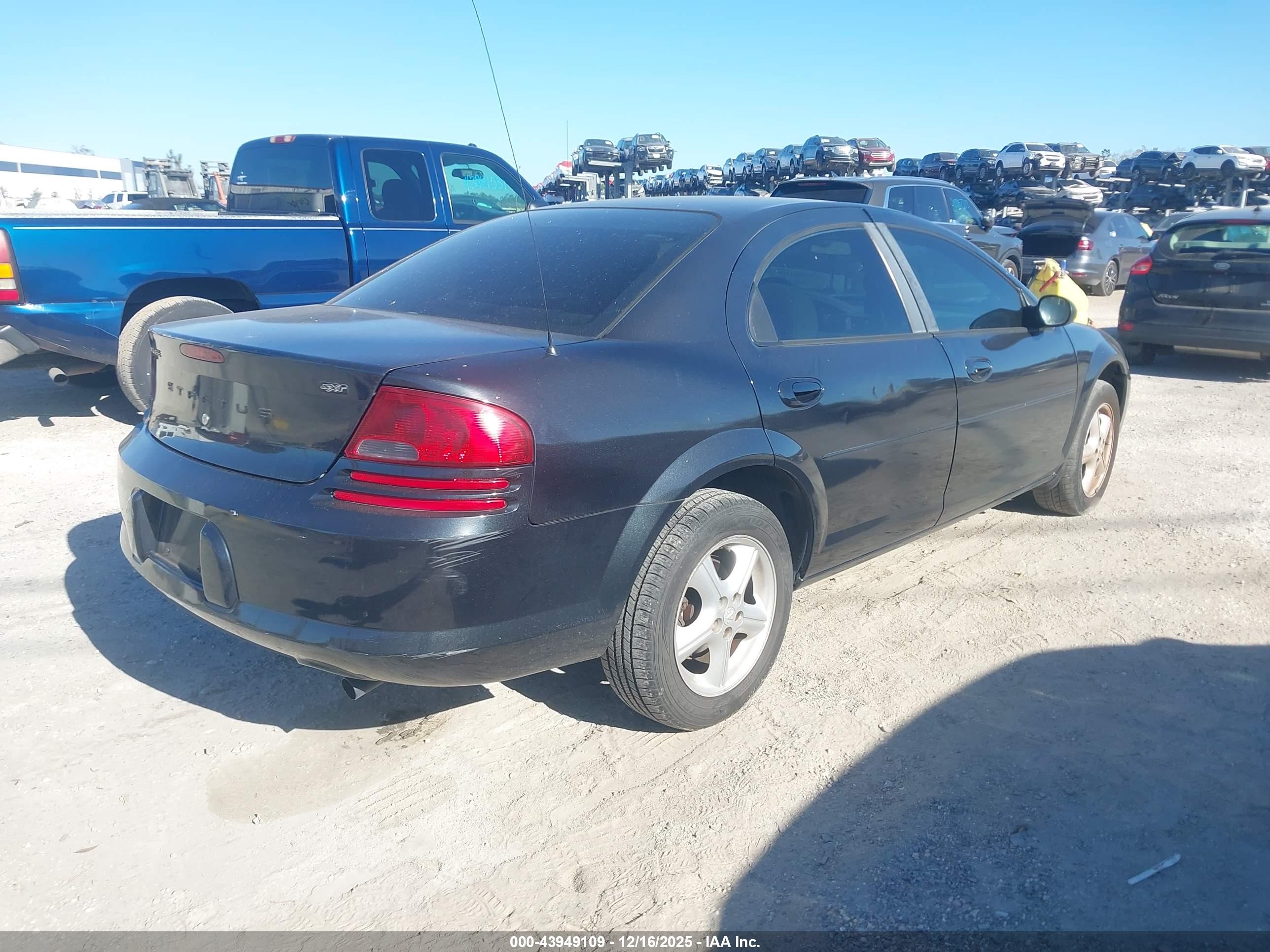 DODGE STRATUS image 4