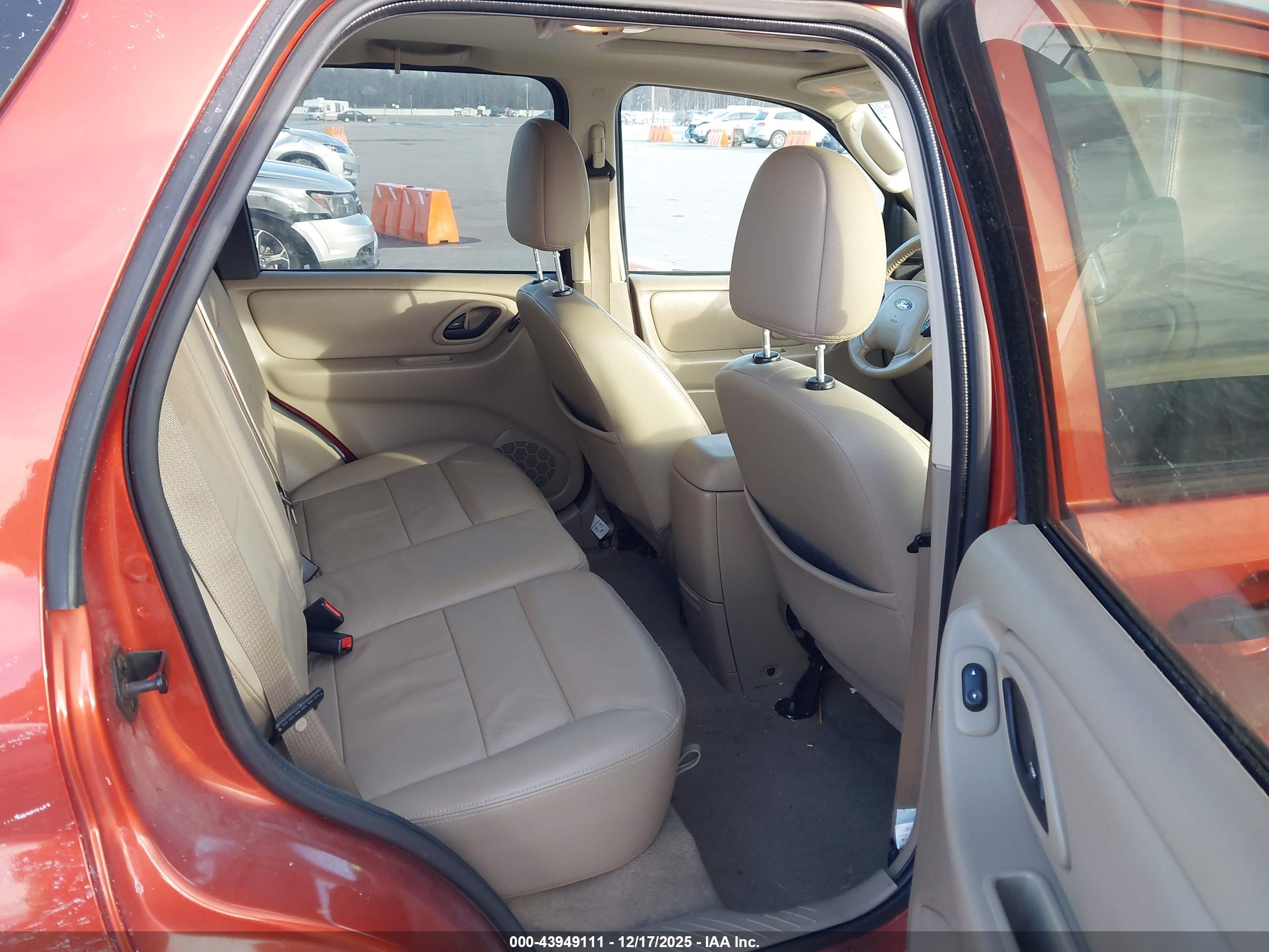 FORD ESCAPE image 8