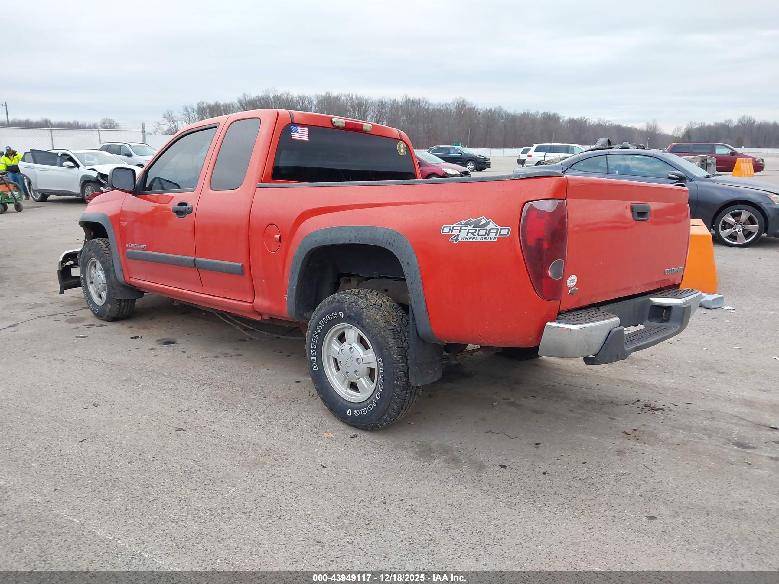 CHEVROLET COLORADO image 3