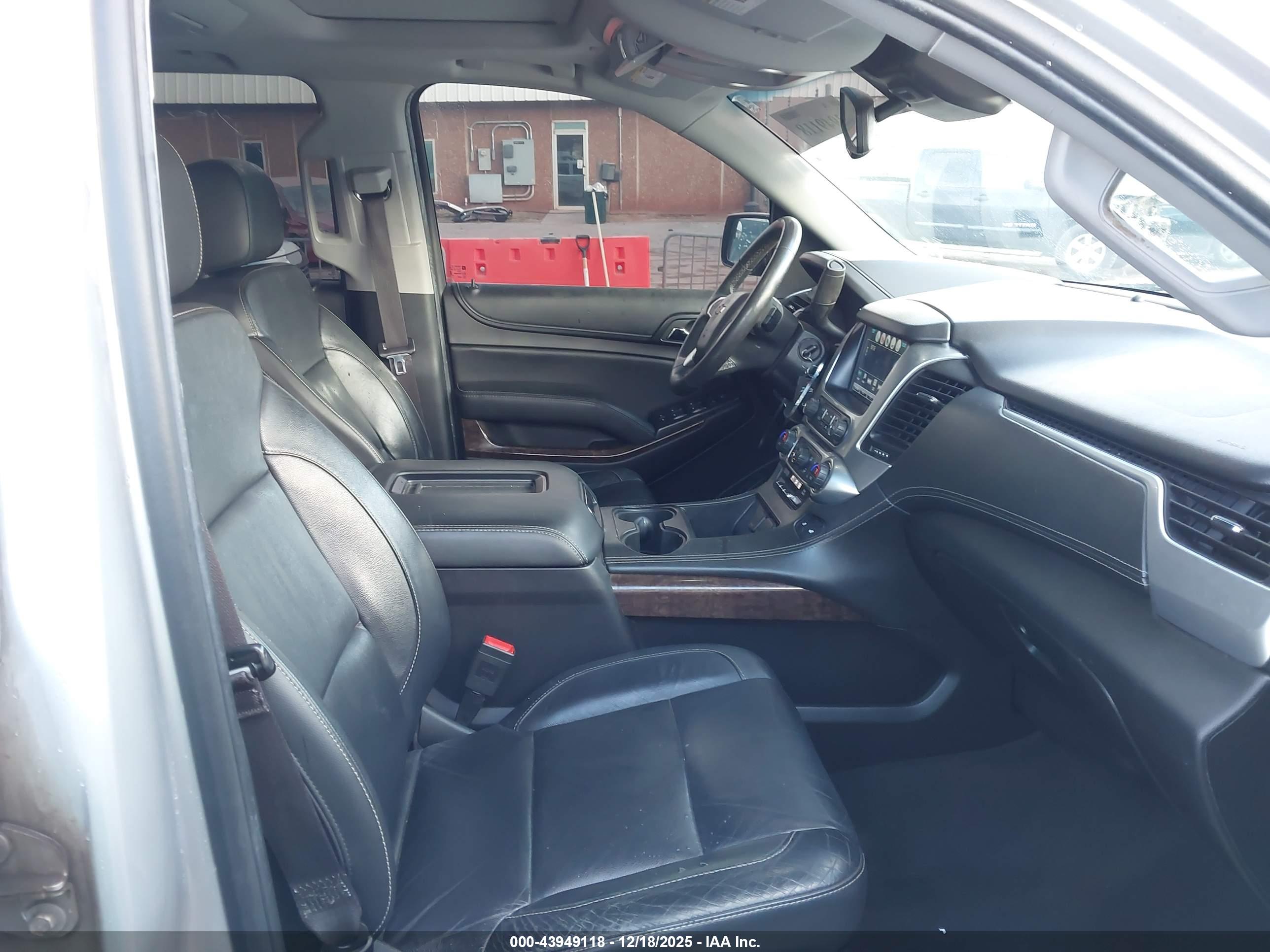 CHEVROLET TAHOE image 5