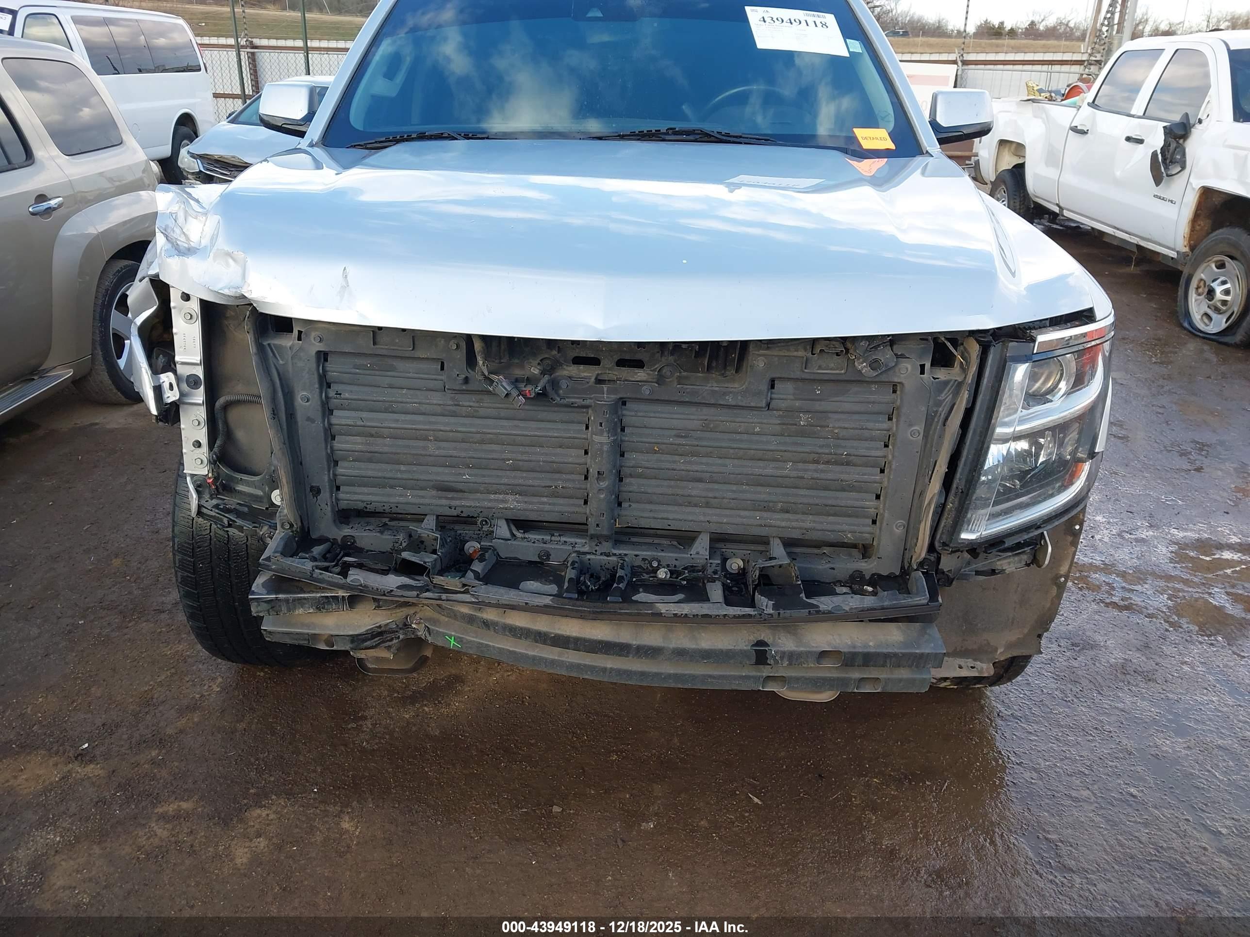 CHEVROLET TAHOE image 6