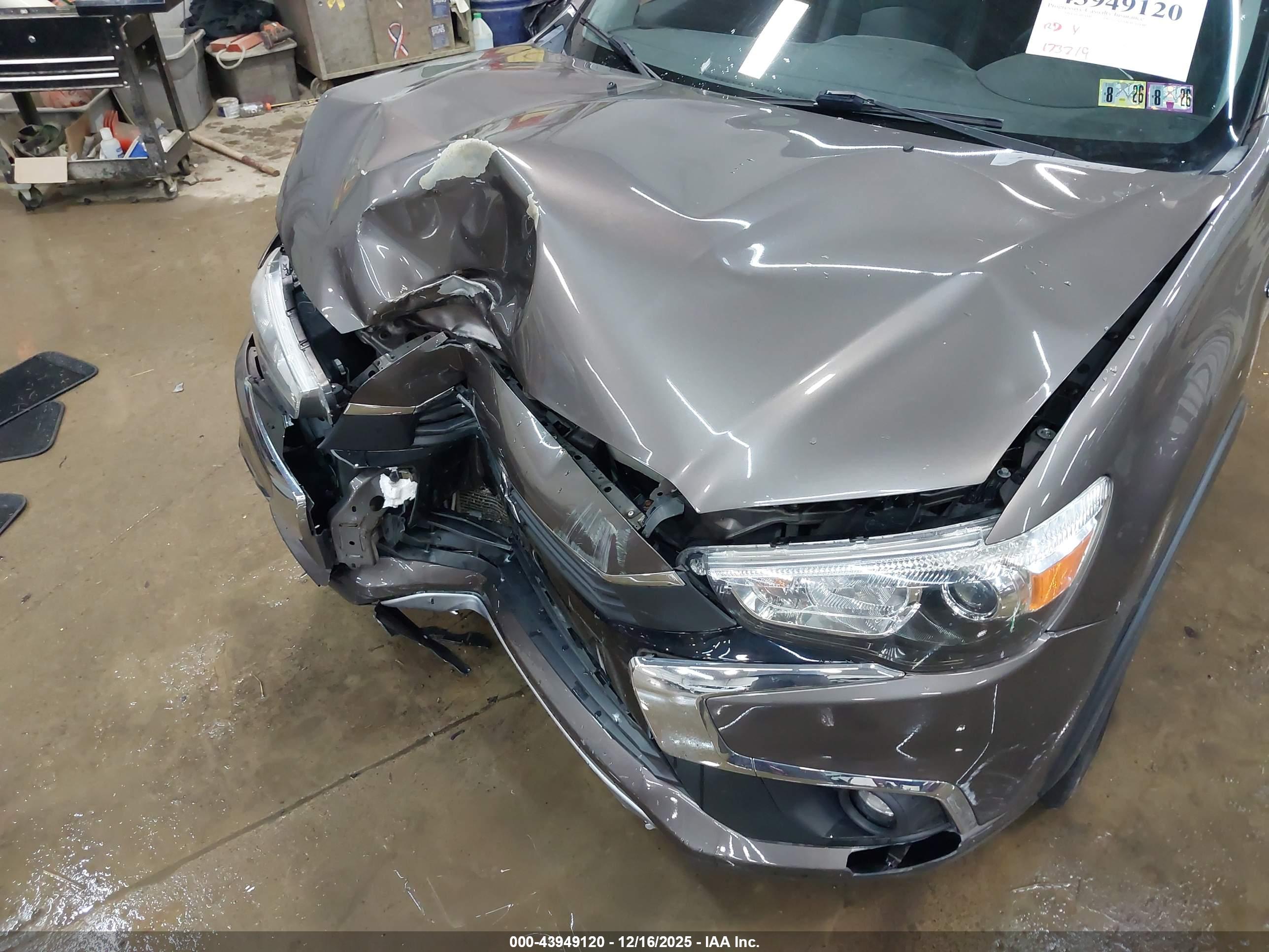 MITSUBISHI OUTLANDER image 6