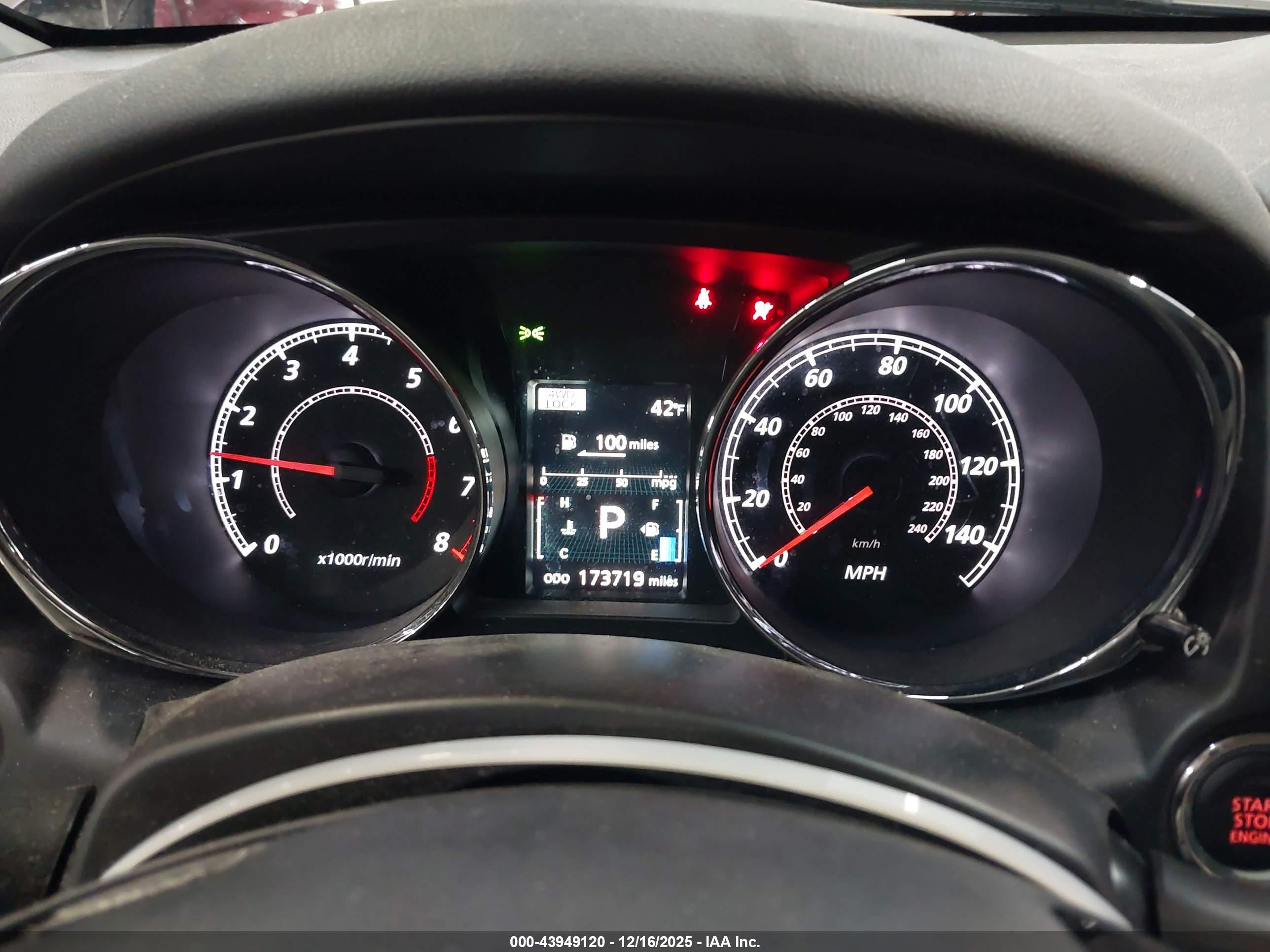 MITSUBISHI OUTLANDER image 7