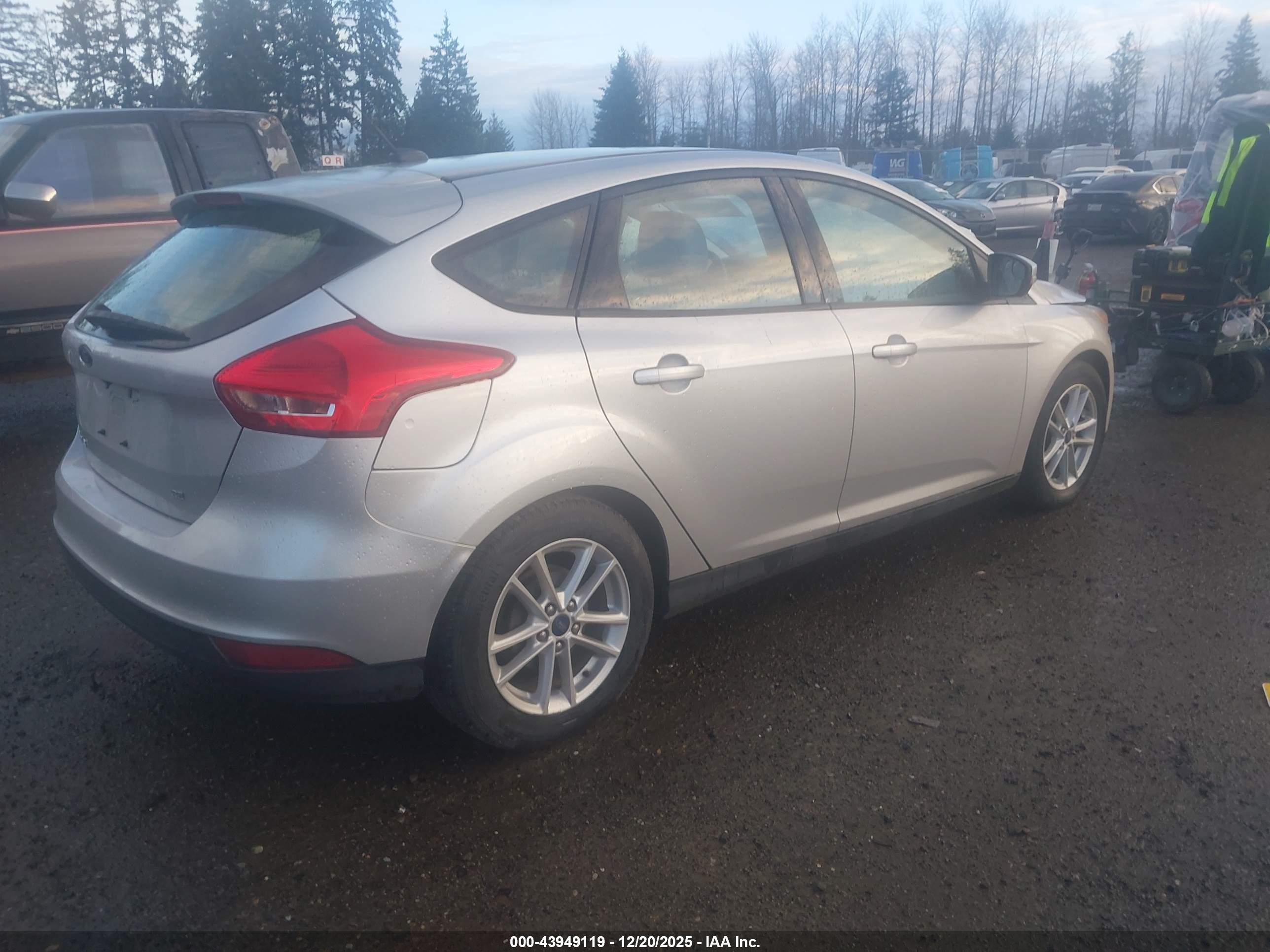 FORD FOCUS image 4