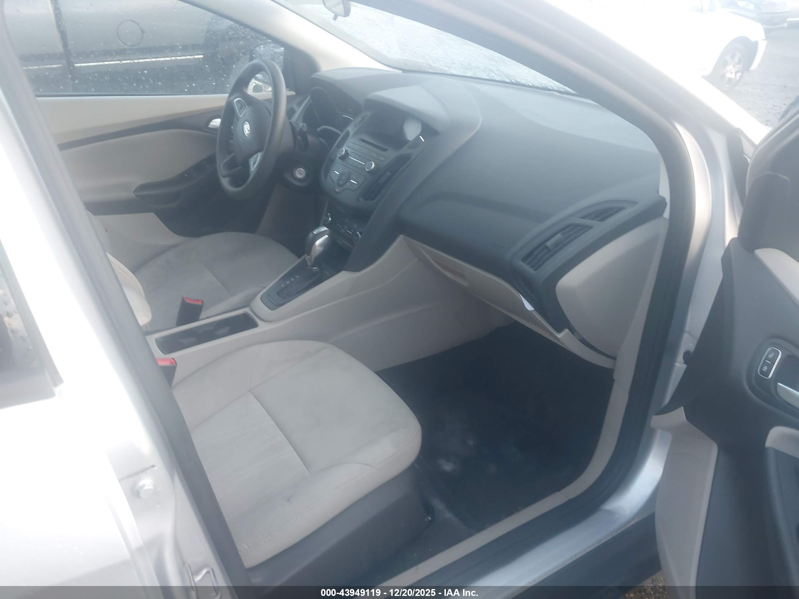 FORD FOCUS image 5