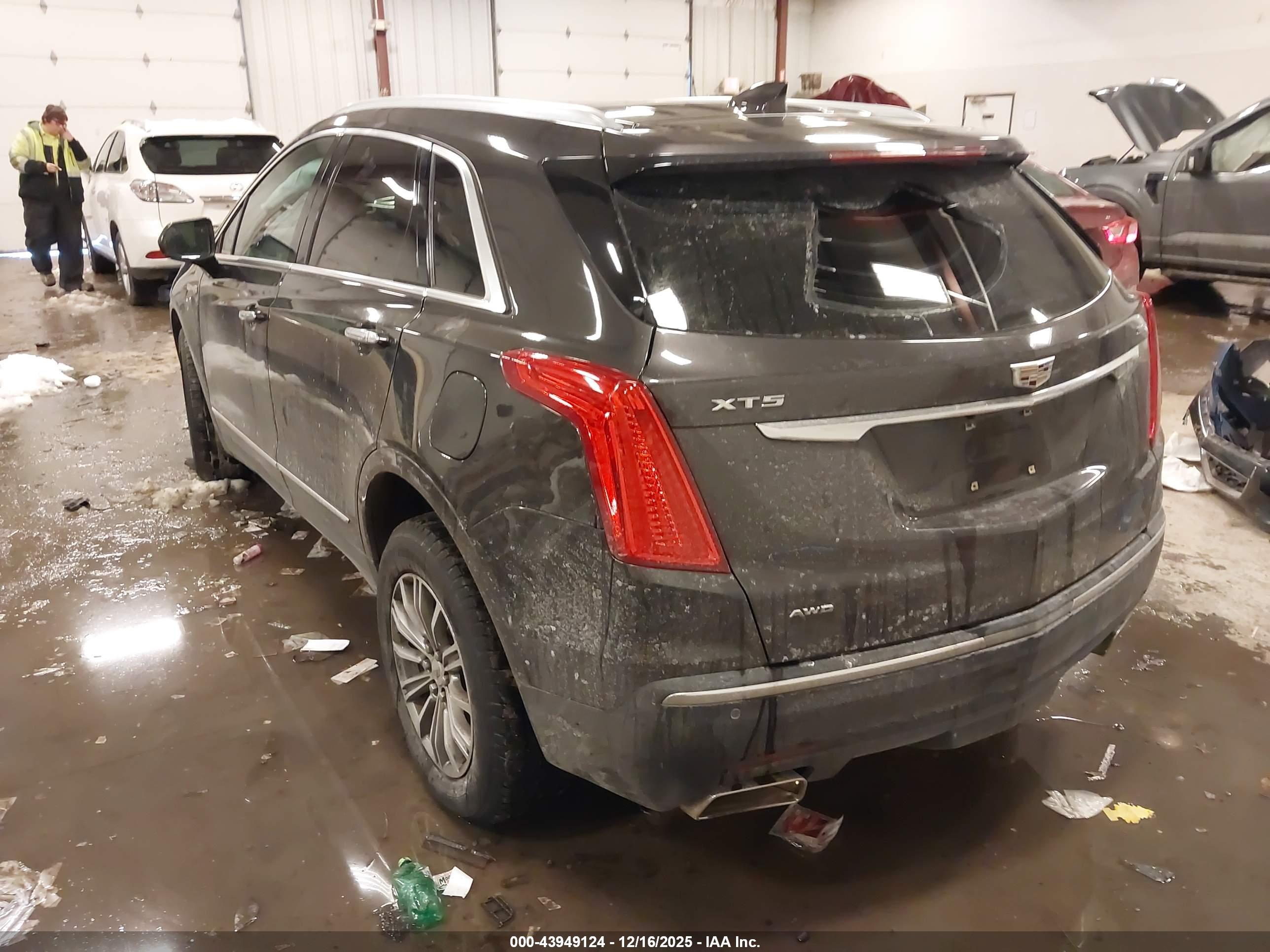 CADILLAC XT5 image 3