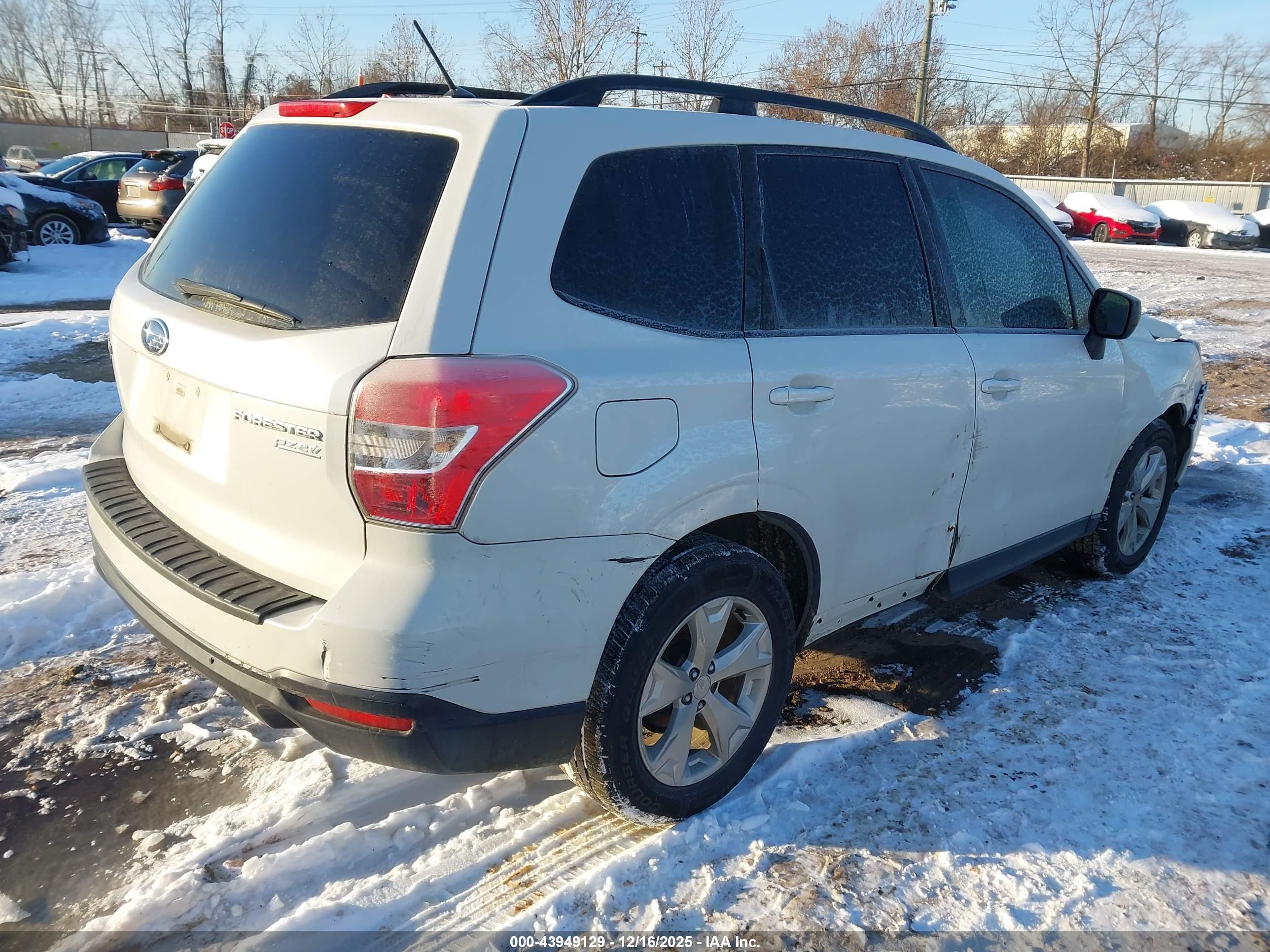 SUBARU FORESTER image 4
