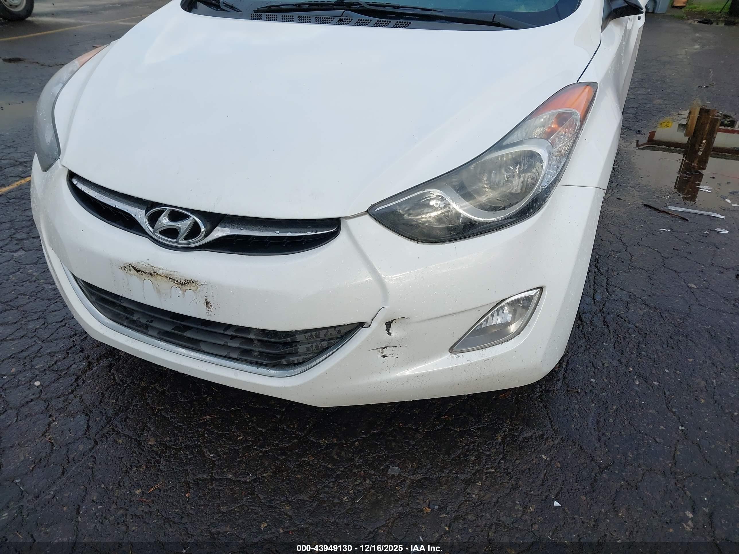 HYUNDAI ELANTRA image 6