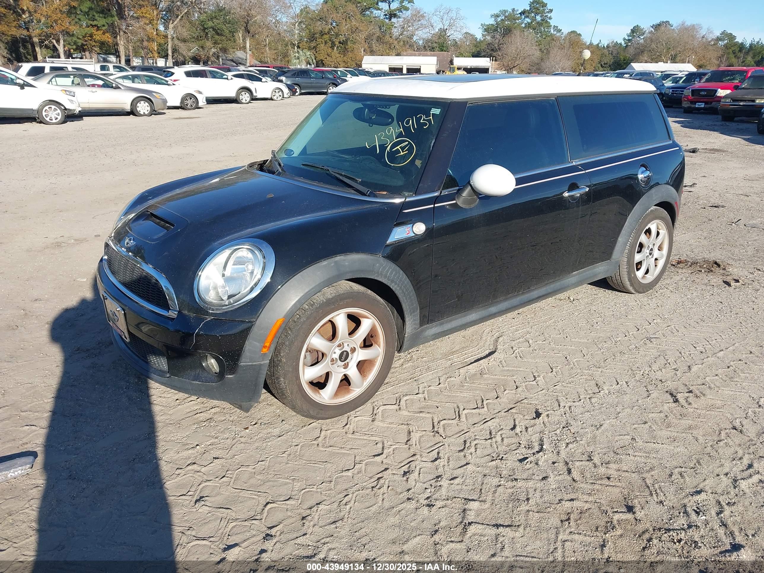 MINI COOPER image 2