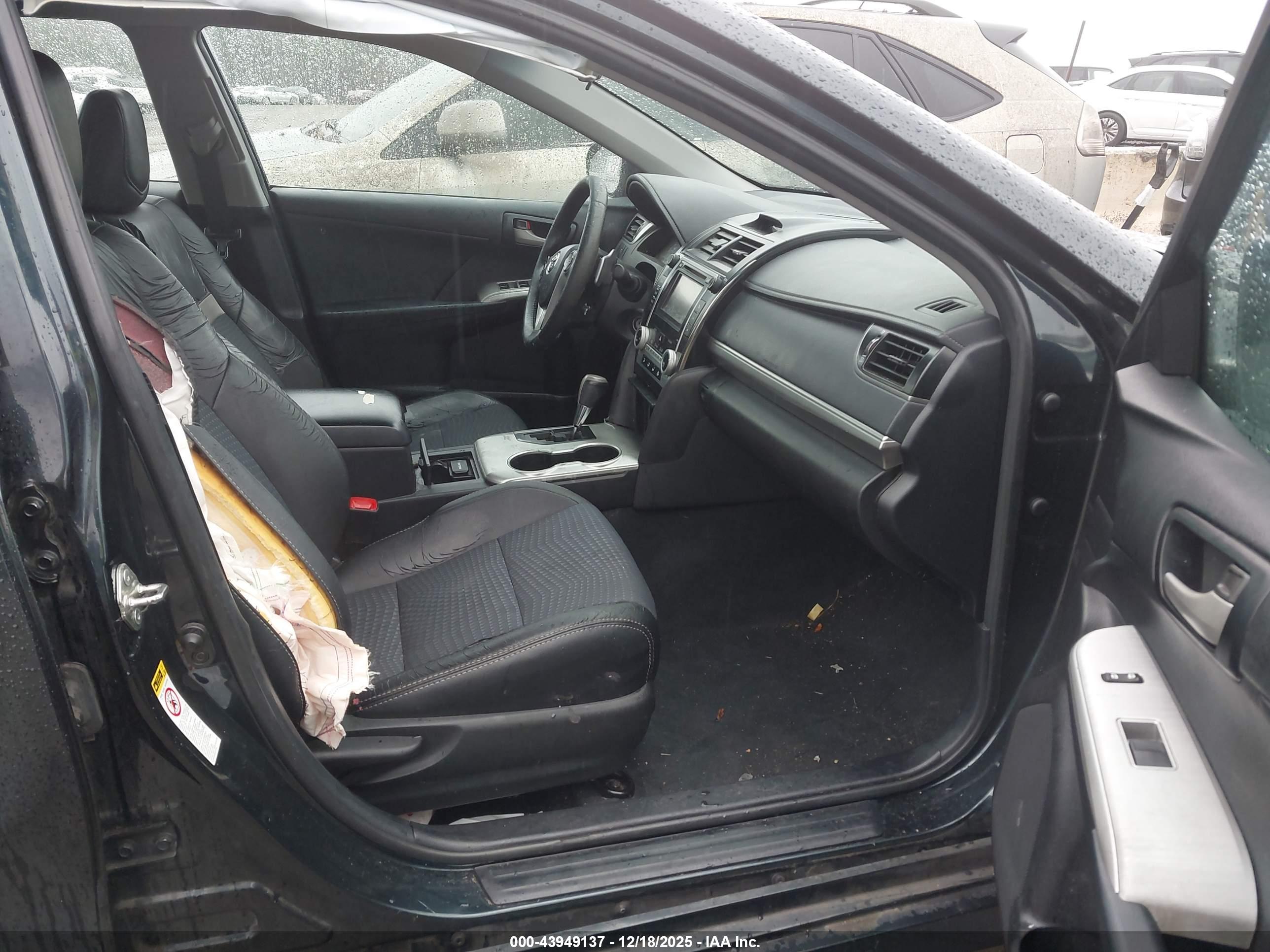 TOYOTA CAMRY image 5