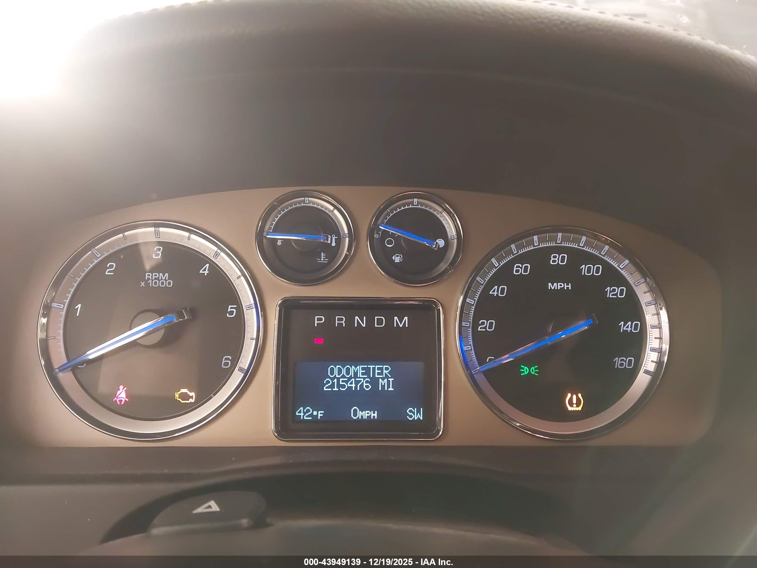 CADILLAC ESCALADE image 7
