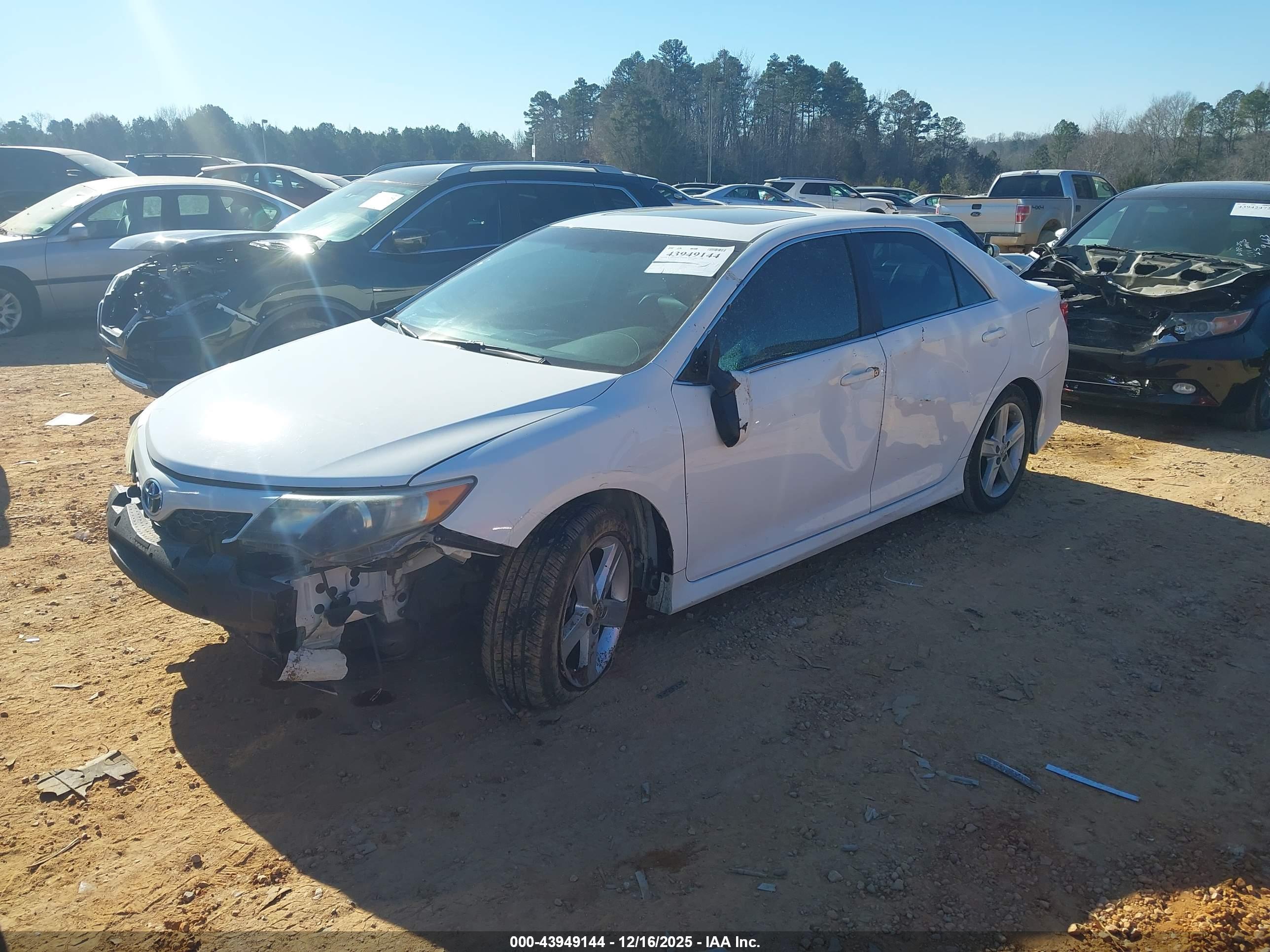 TOYOTA CAMRY image 2