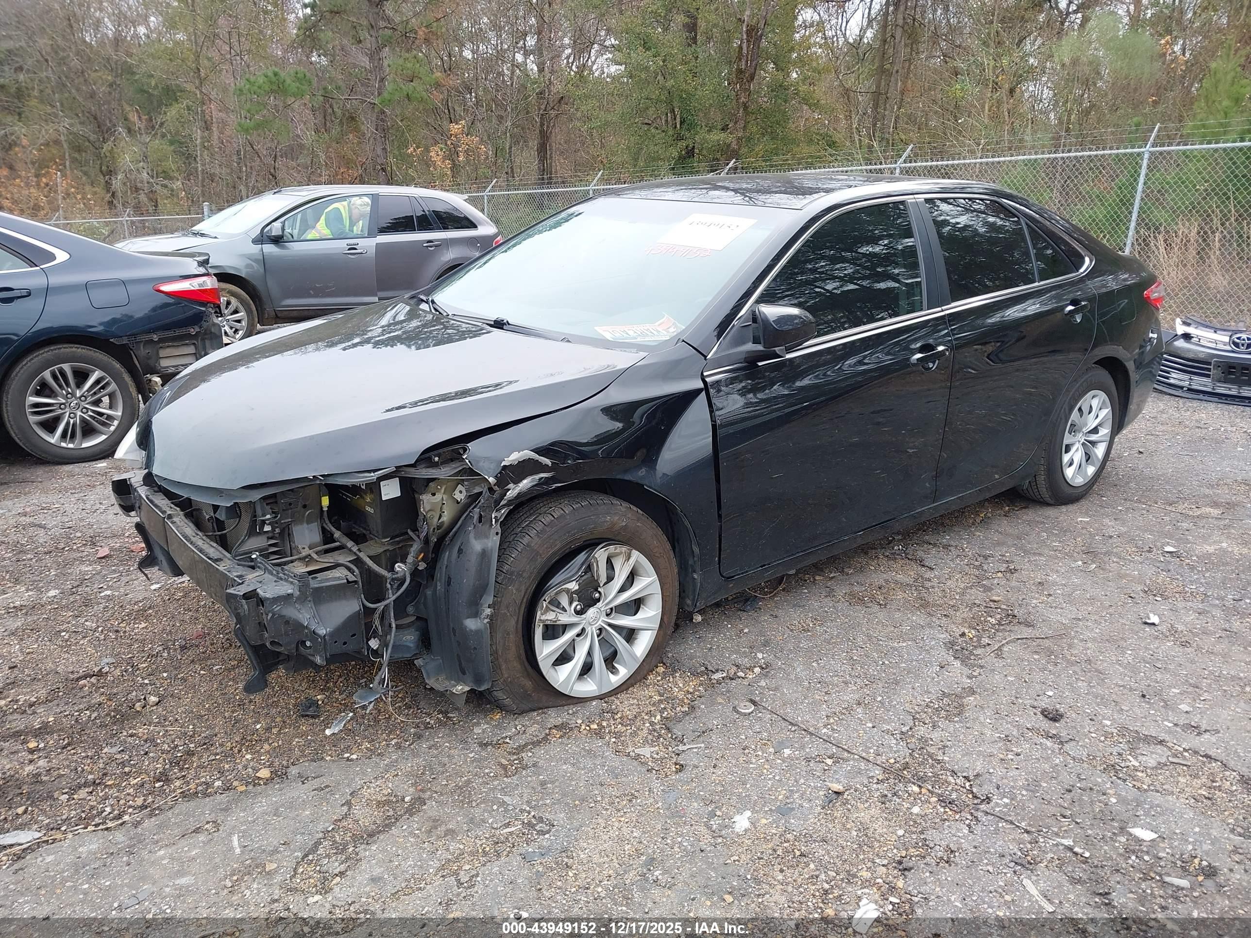 TOYOTA CAMRY image 2