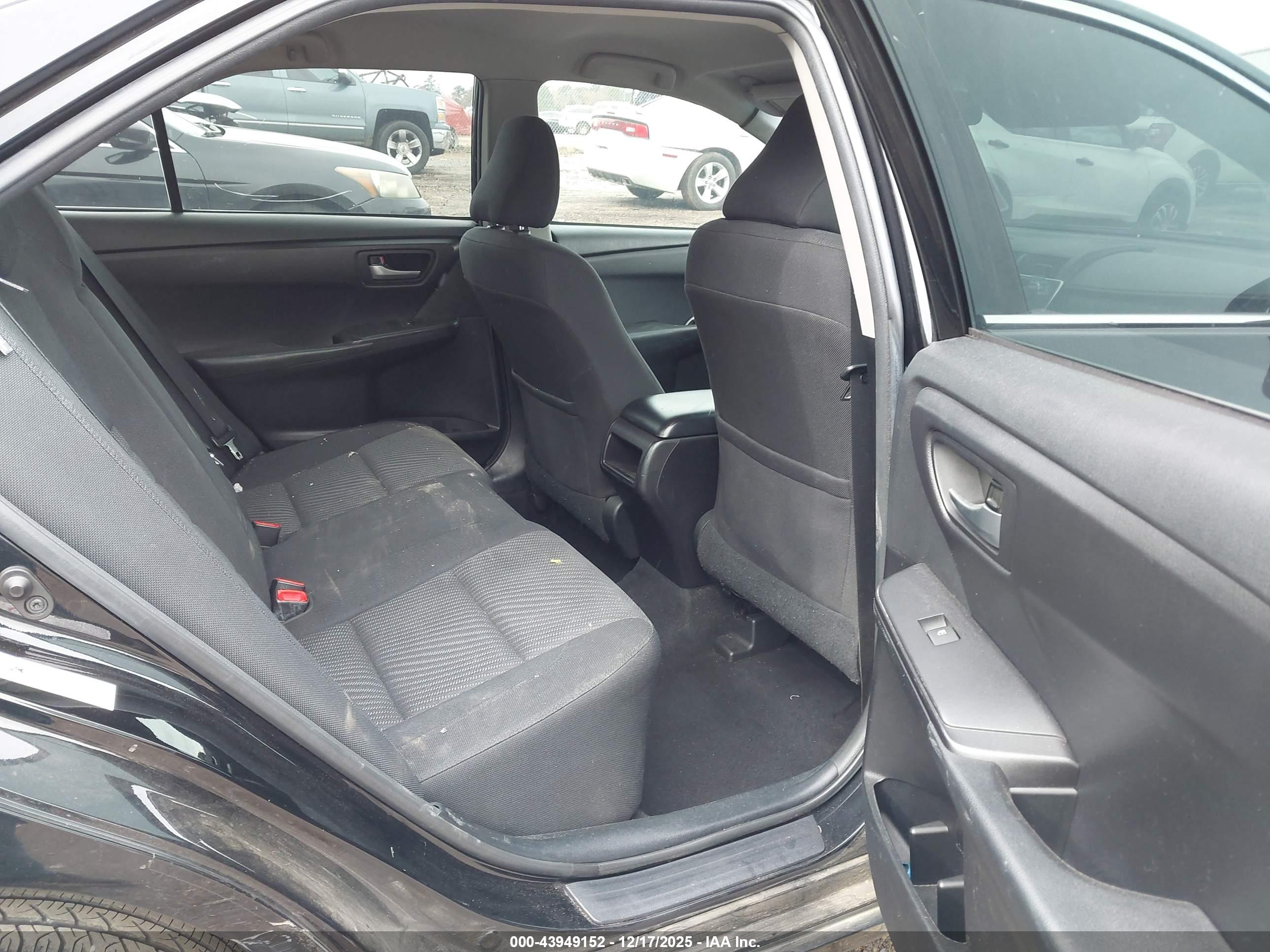 TOYOTA CAMRY image 8