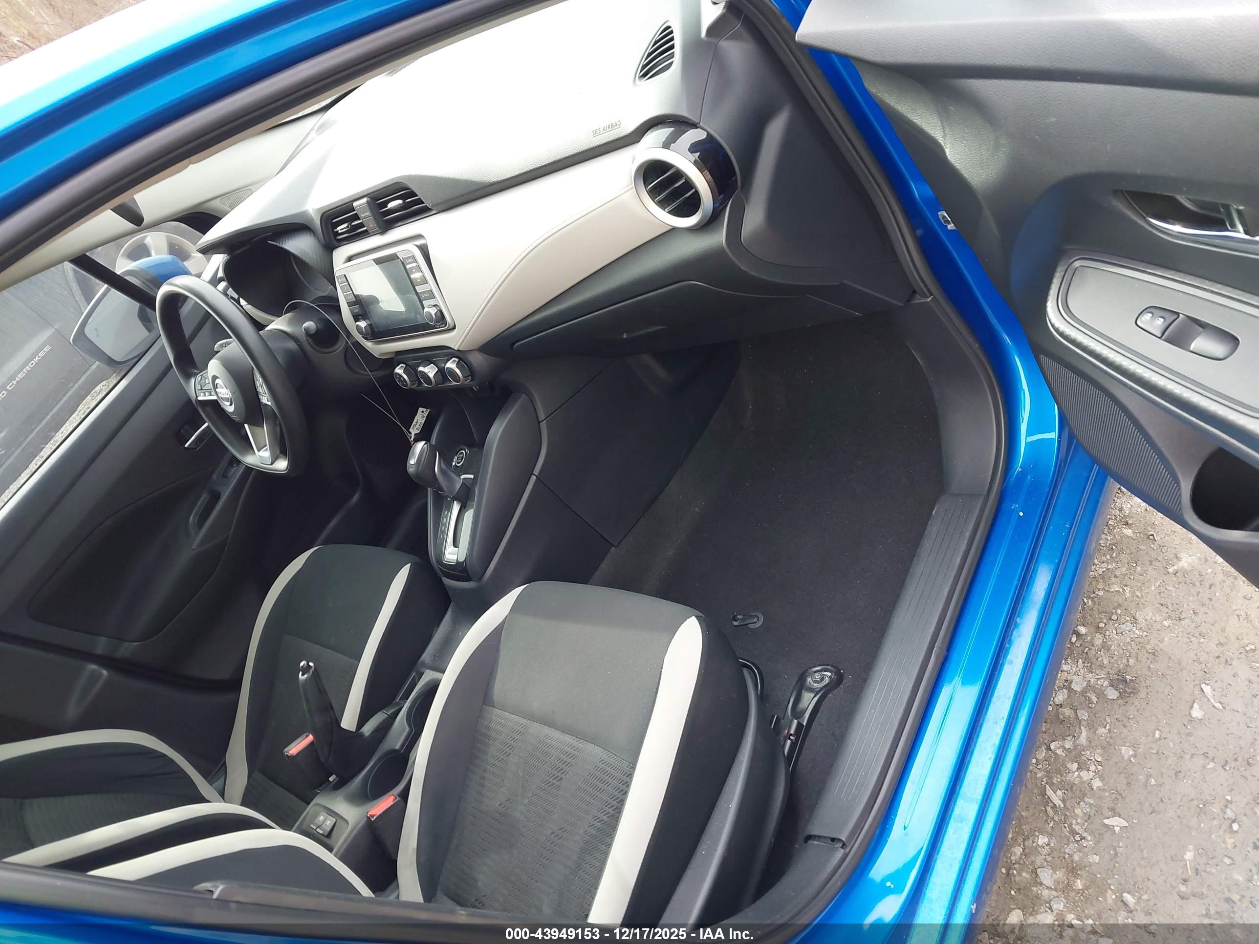 NISSAN VERSA image 5