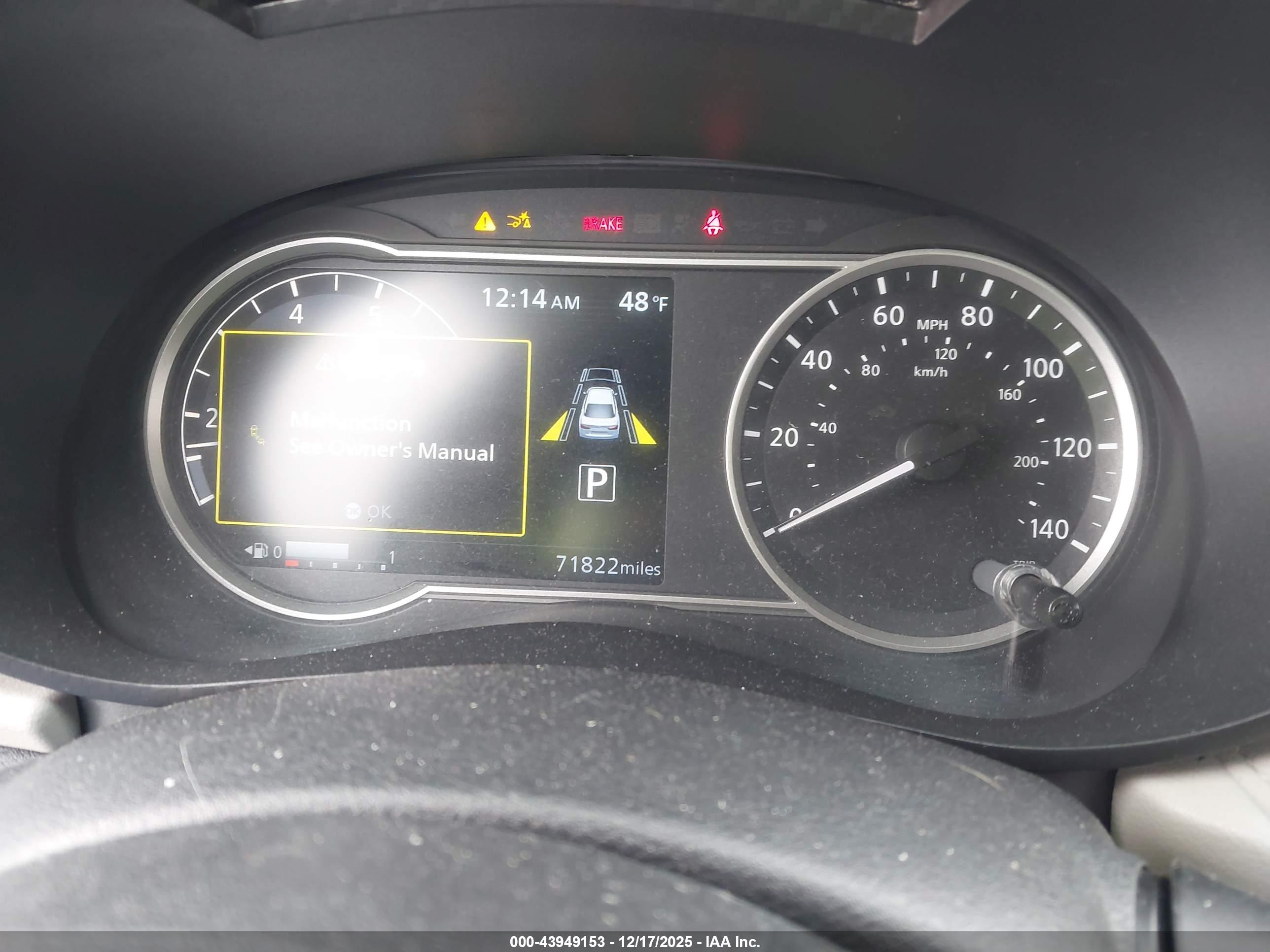NISSAN VERSA image 7