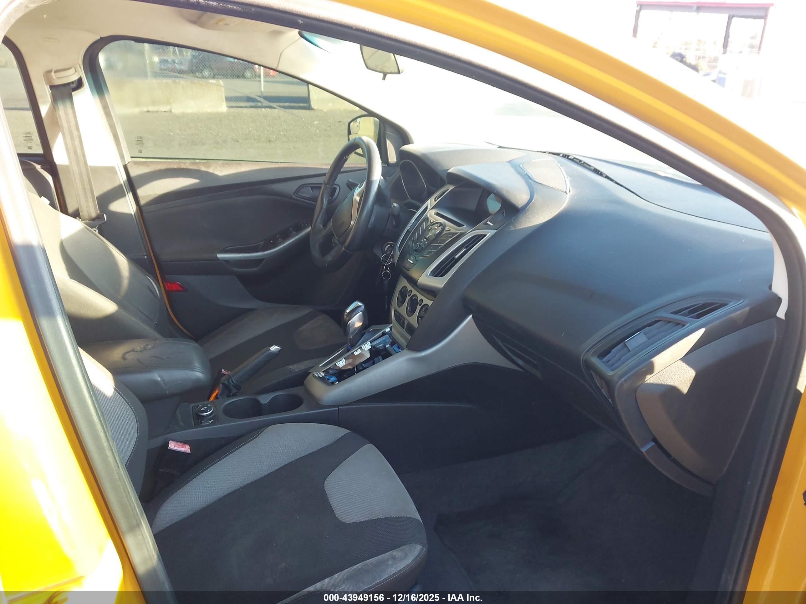 FORD FOCUS image 5