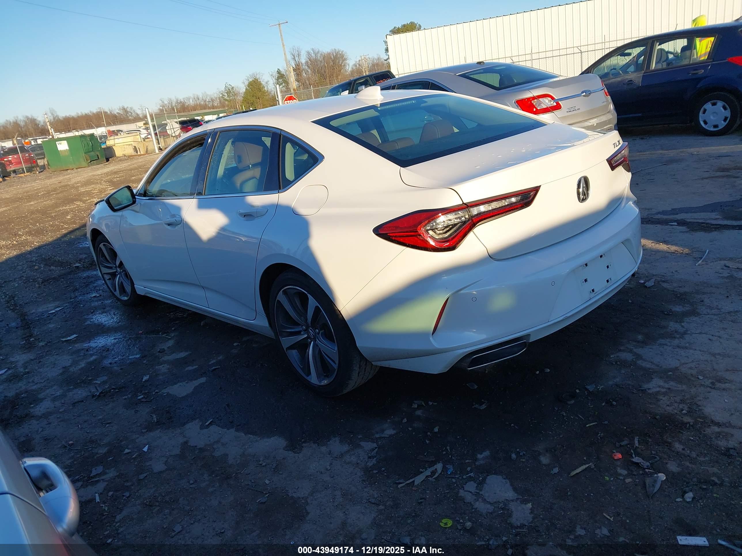 ACURA TLX image 3