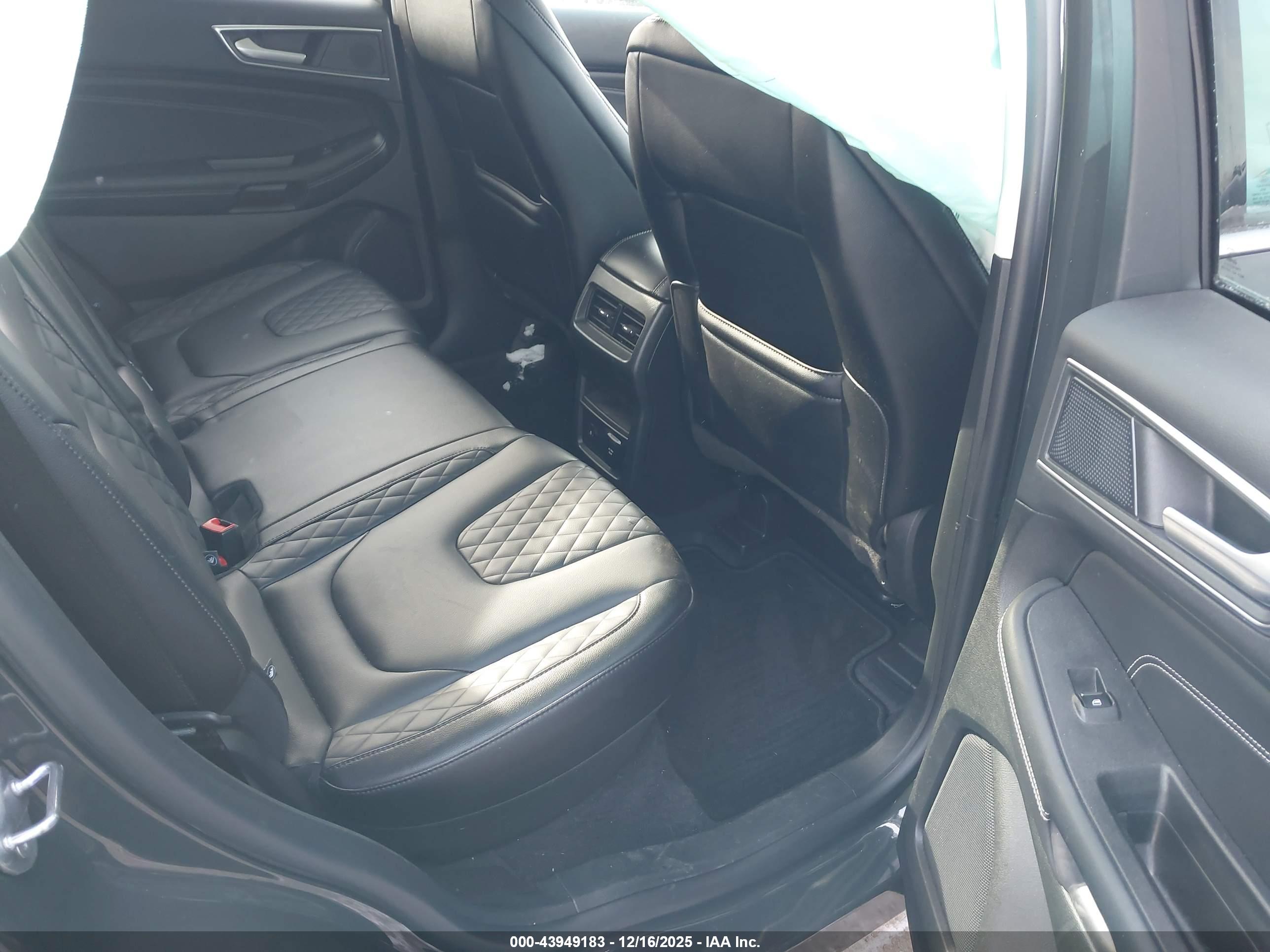 FORD EDGE image 8