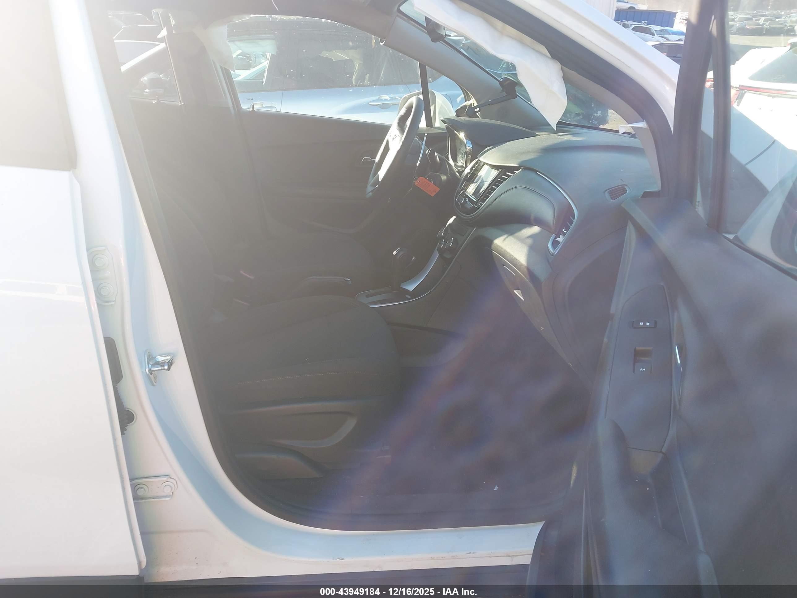 CHEVROLET TRAX image 5