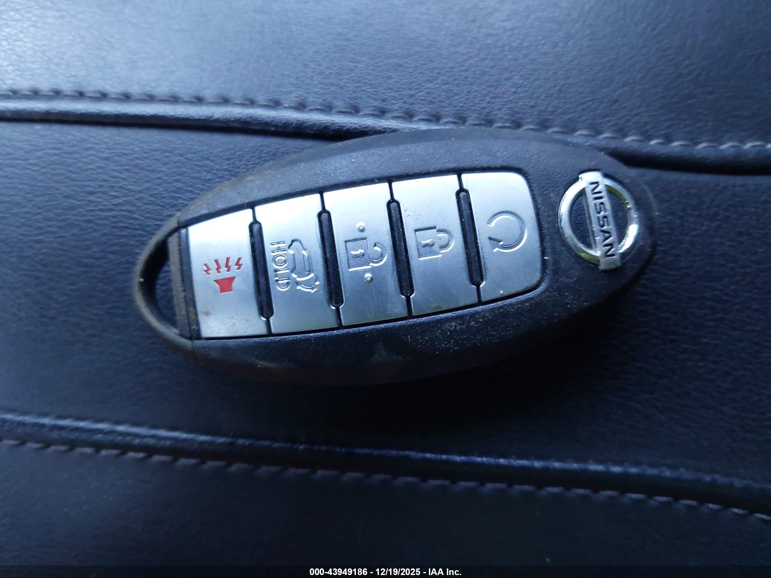 NISSAN ROGUE image 11
