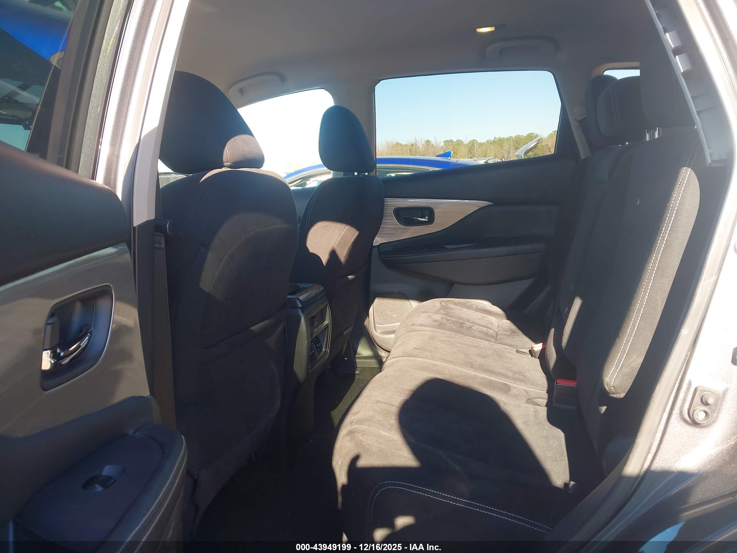 NISSAN MURANO image 8
