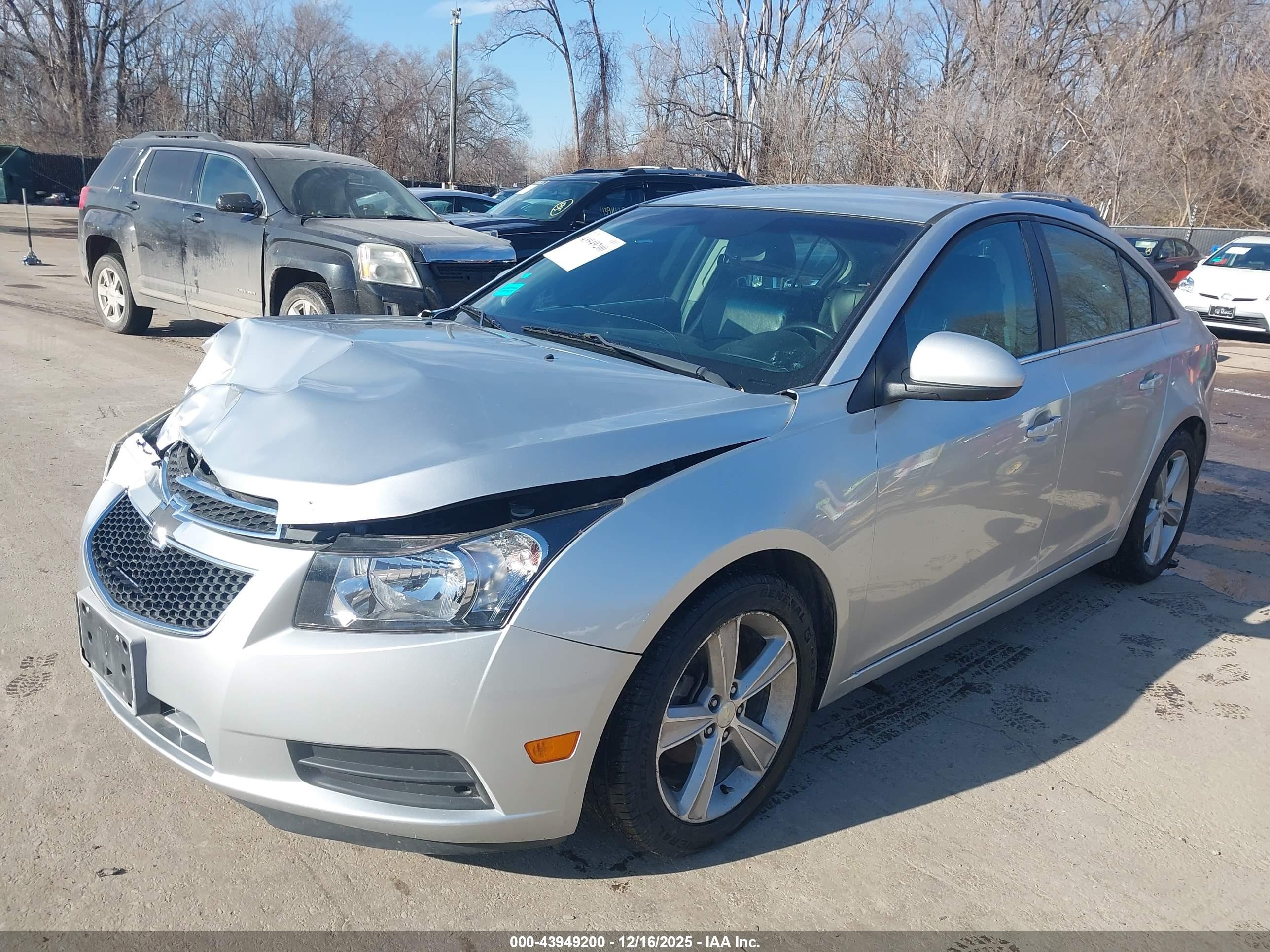 CHEVROLET CRUZE image 2