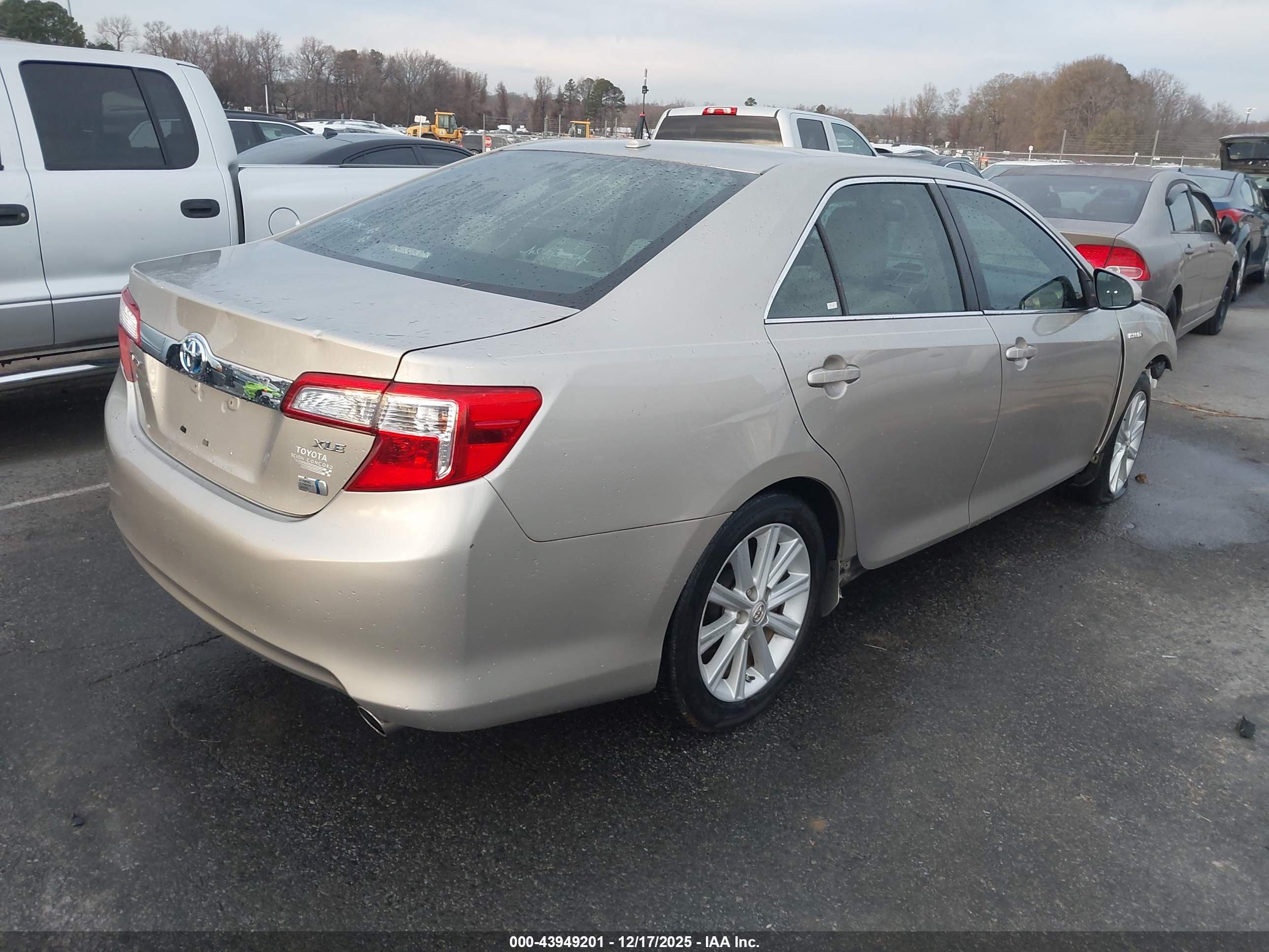 TOYOTA CAMRY image 4