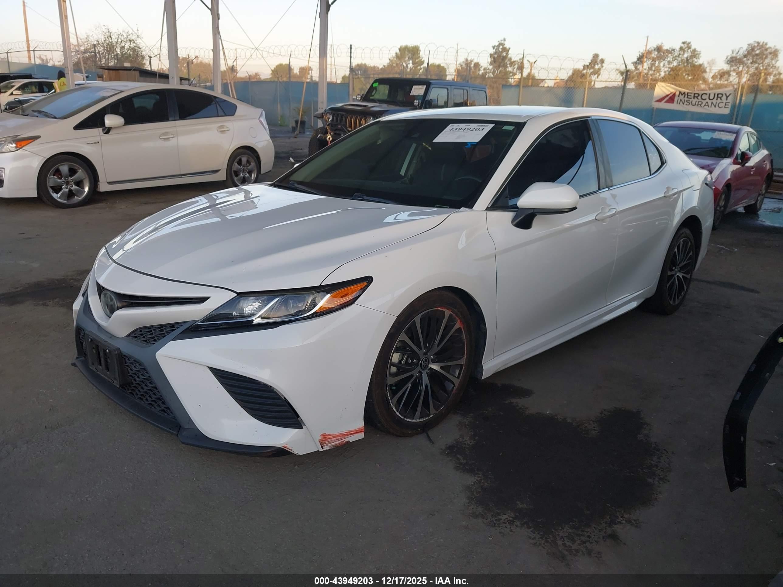 TOYOTA CAMRY image 2