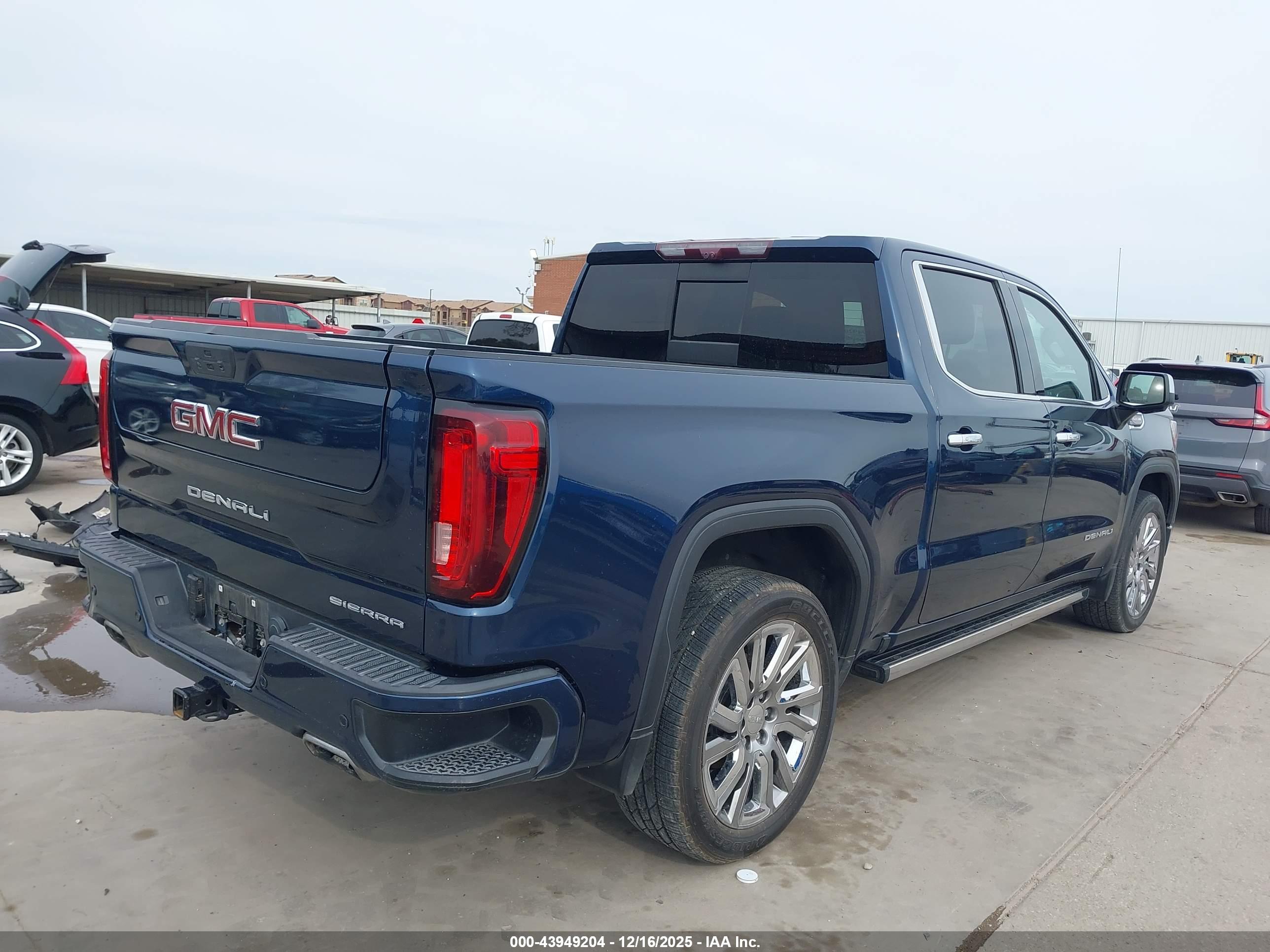 GMC SIERRA image 4