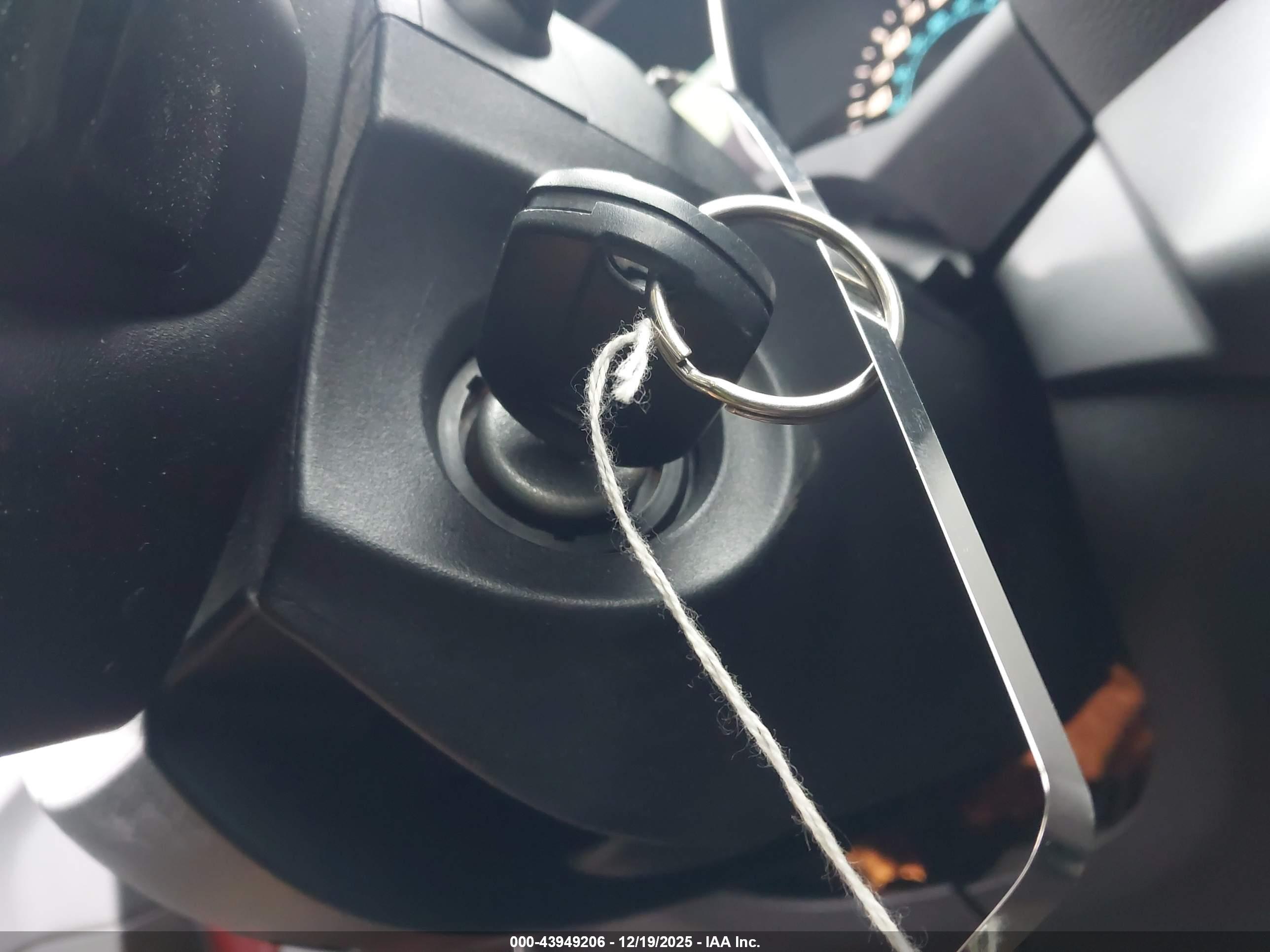 FORD ESCAPE image 11