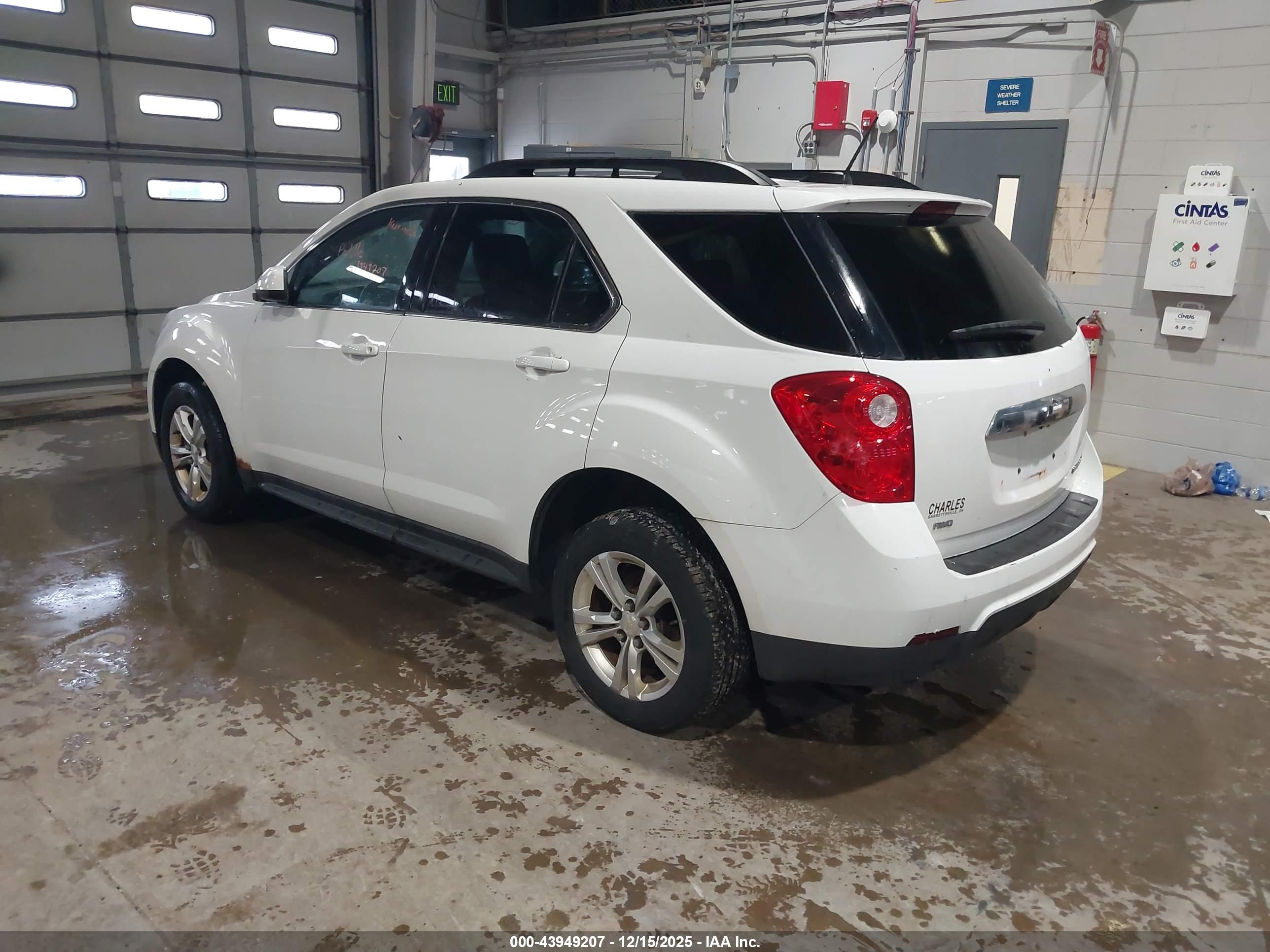 CHEVROLET EQUINOX image 3