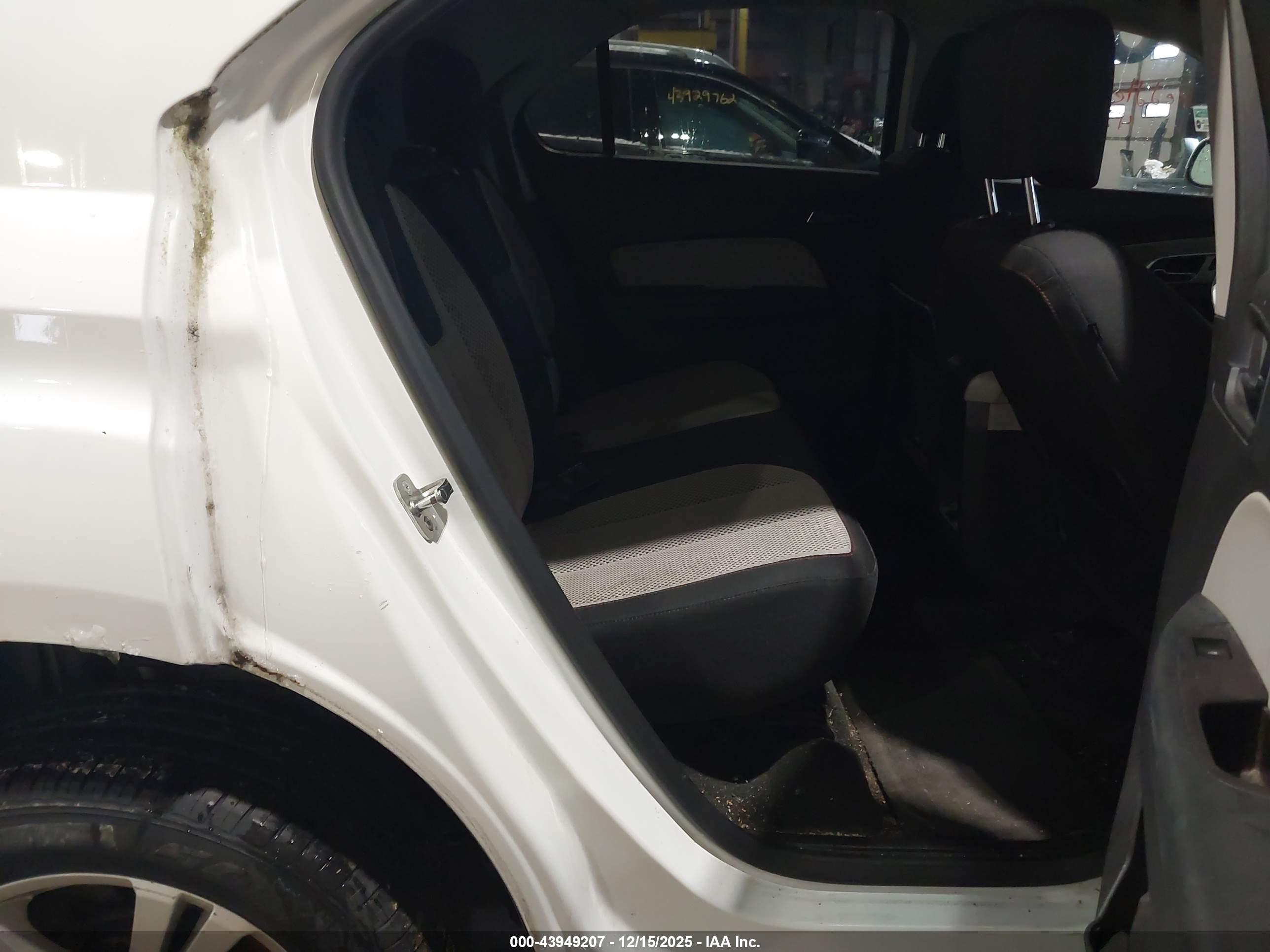 CHEVROLET EQUINOX image 8