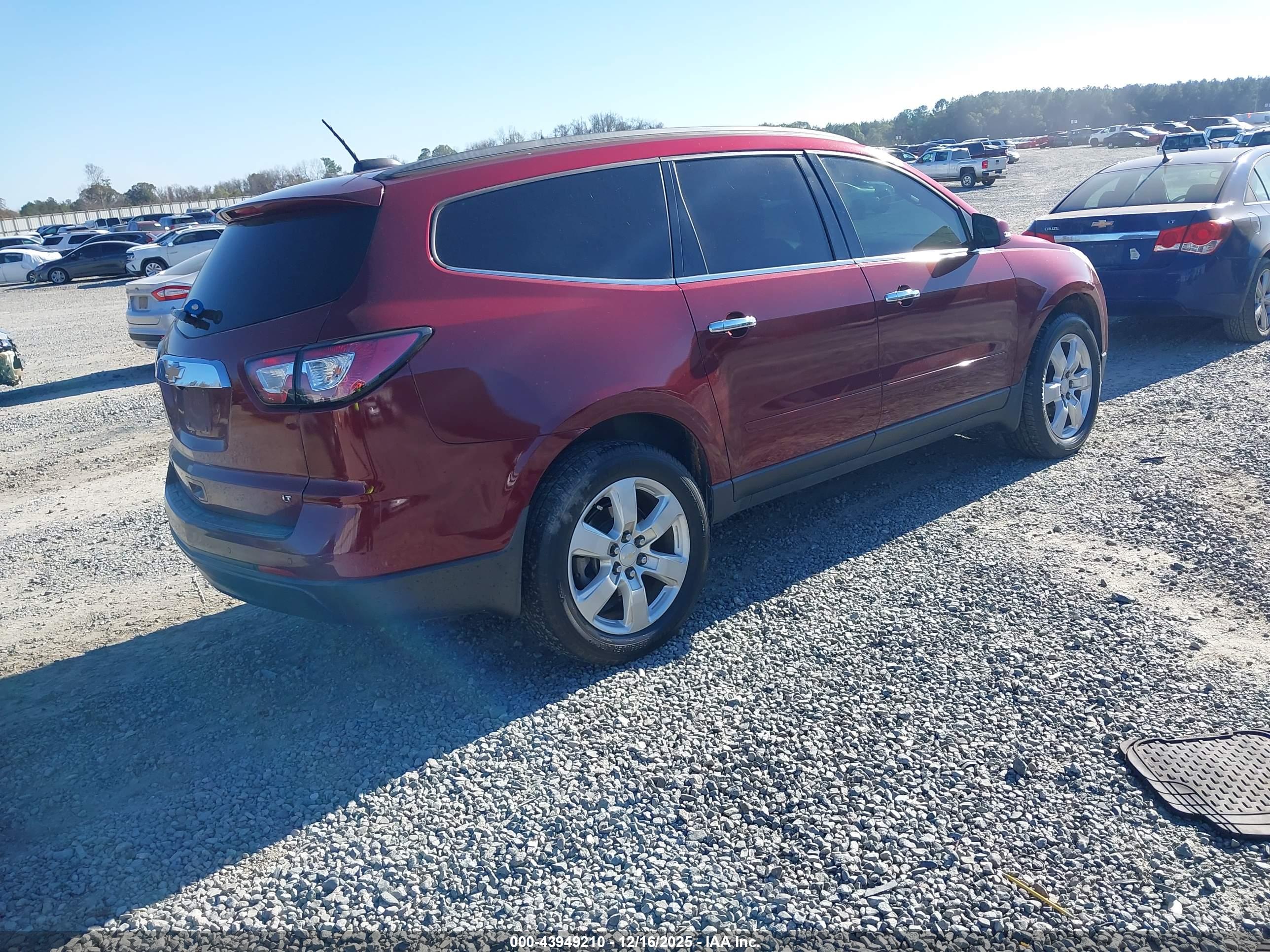 CHEVROLET TRAVERSE image 4