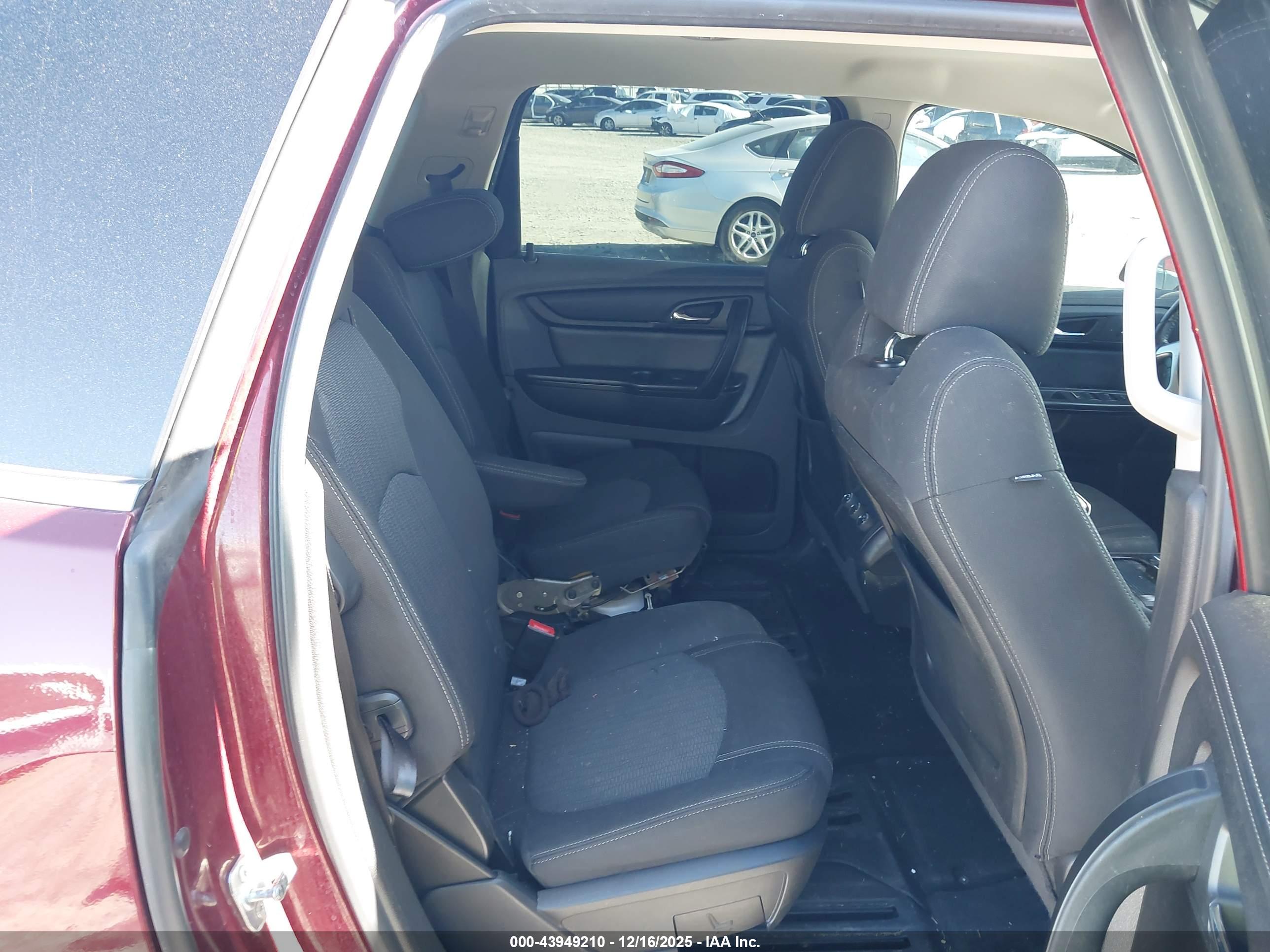 CHEVROLET TRAVERSE image 8