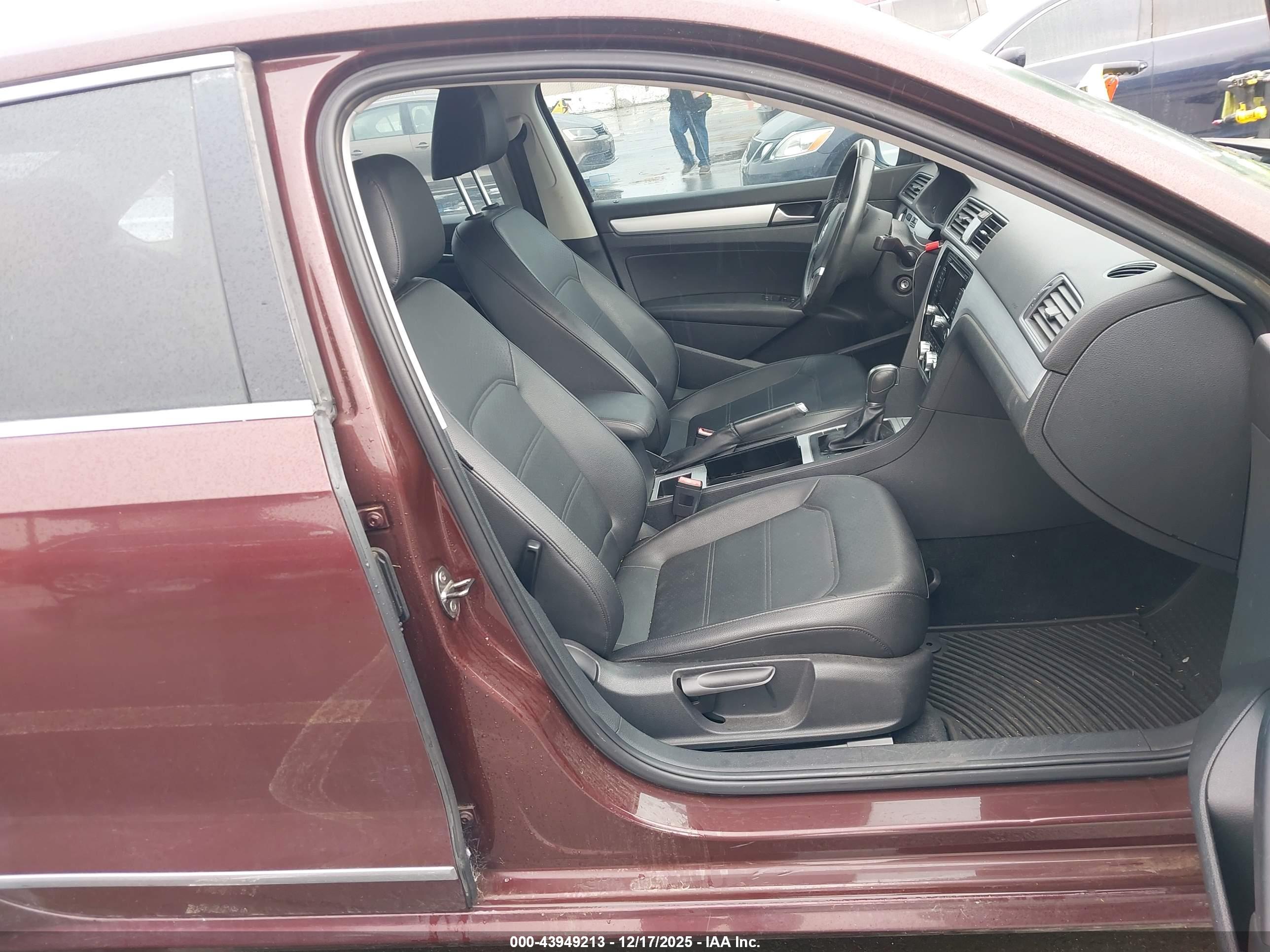 VOLKSWAGEN PASSAT image 5