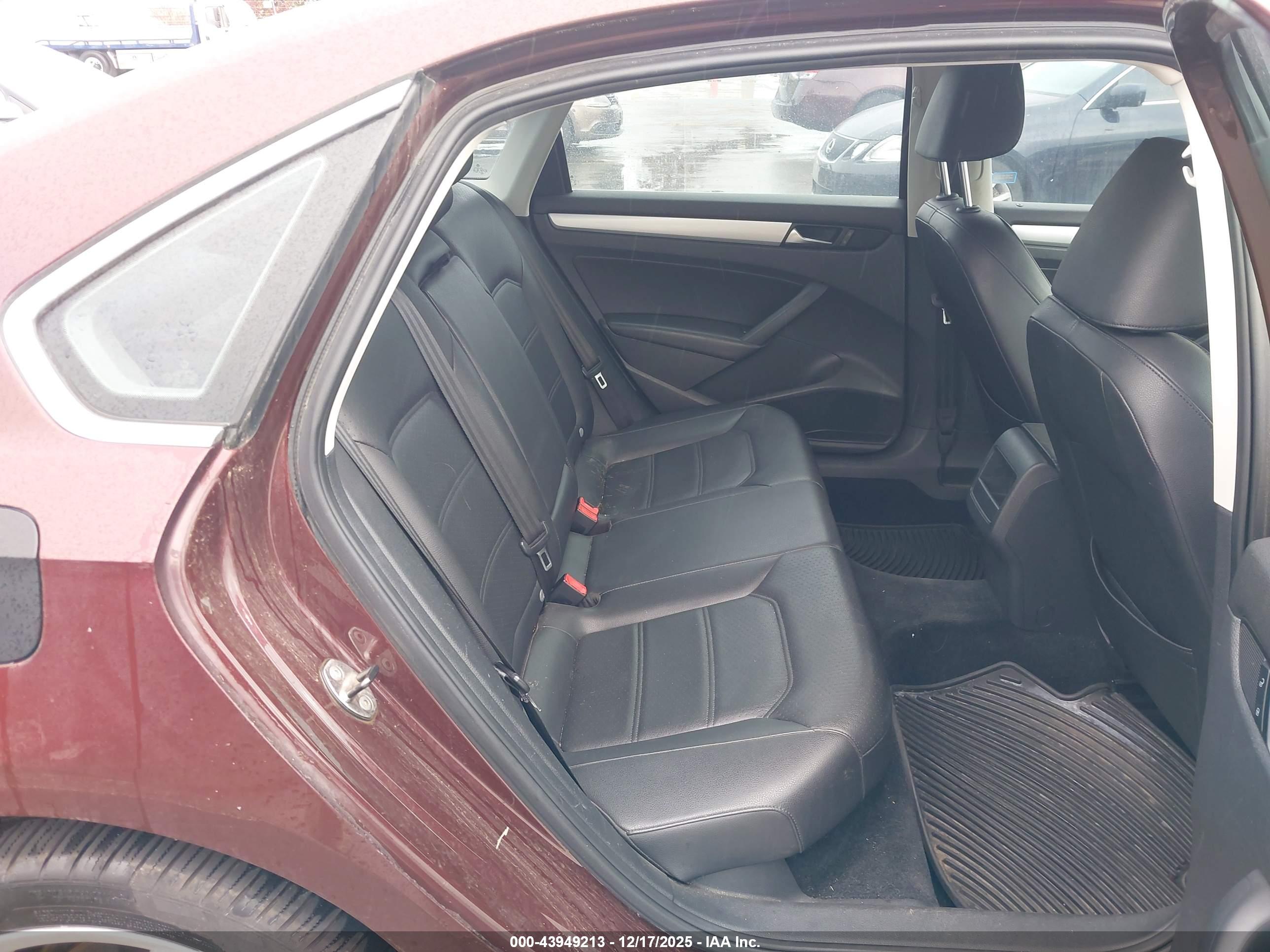 VOLKSWAGEN PASSAT image 8