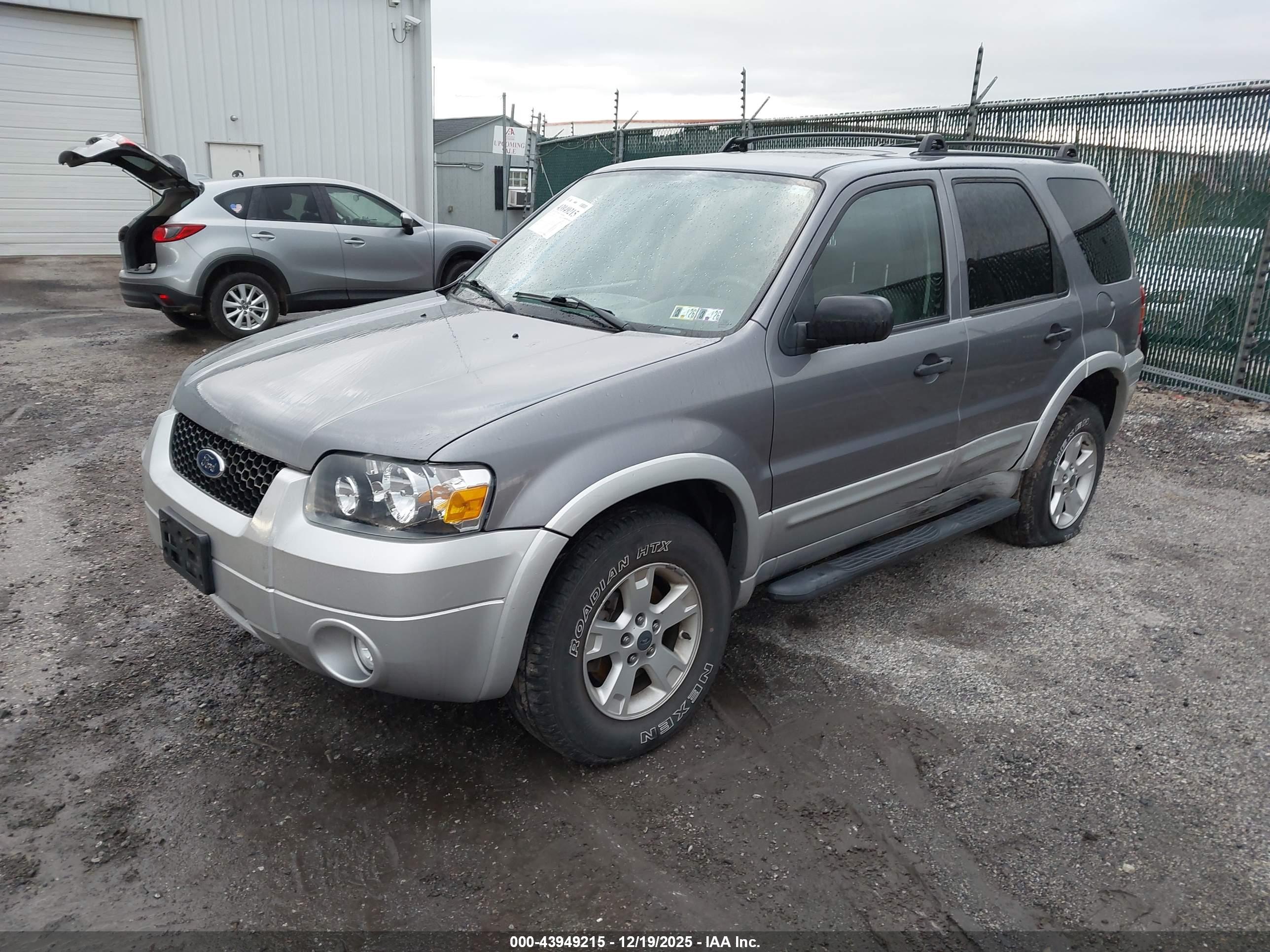 FORD ESCAPE image 2