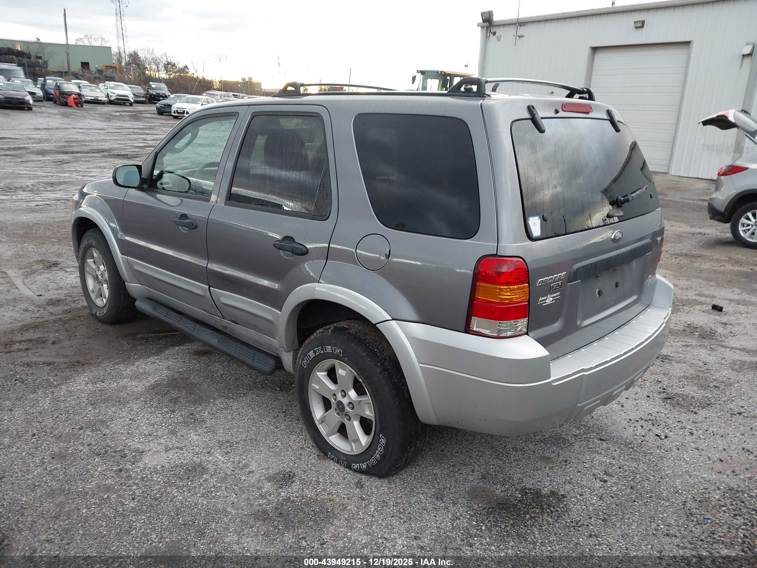 FORD ESCAPE image 3