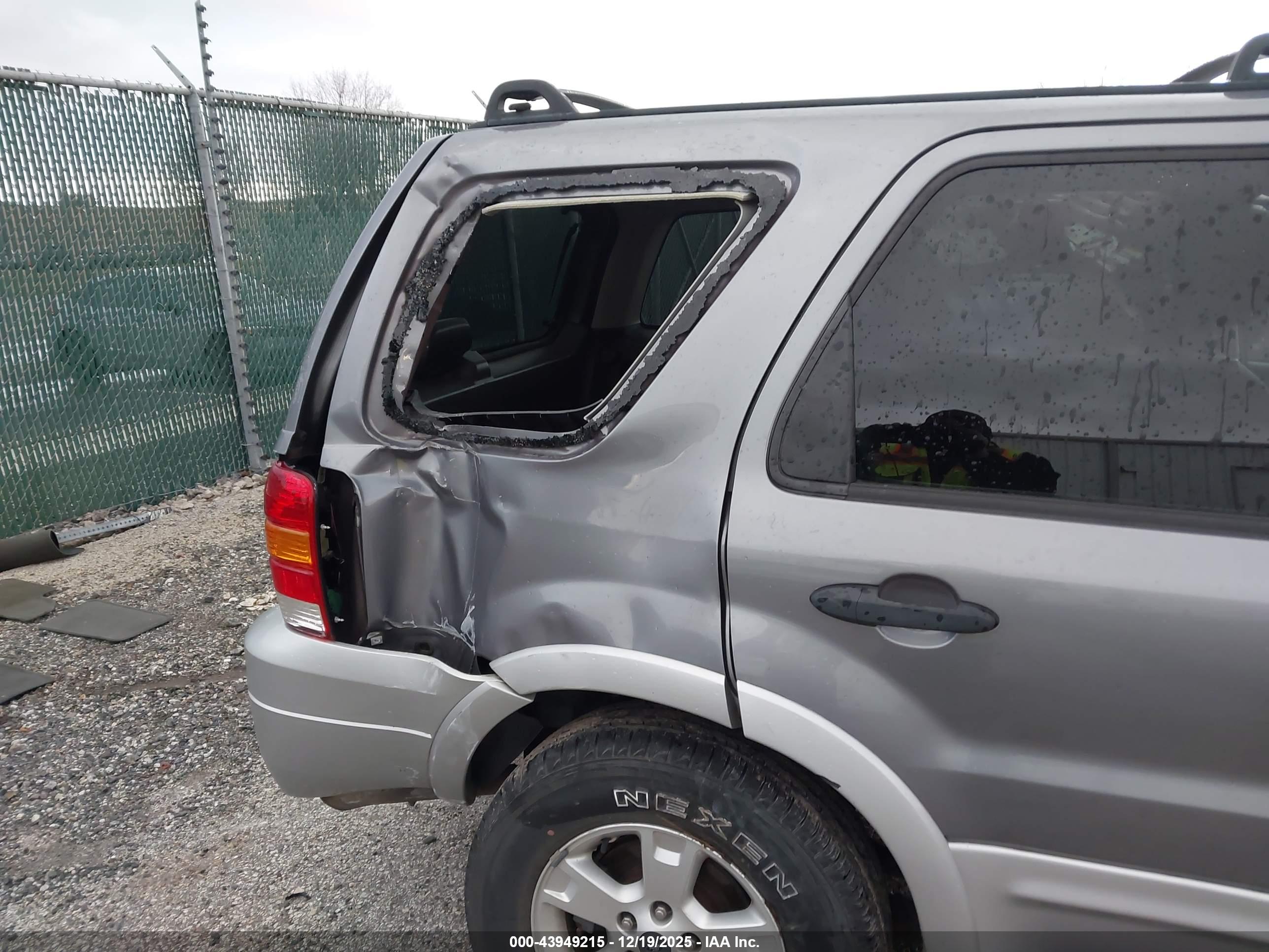 FORD ESCAPE image 6