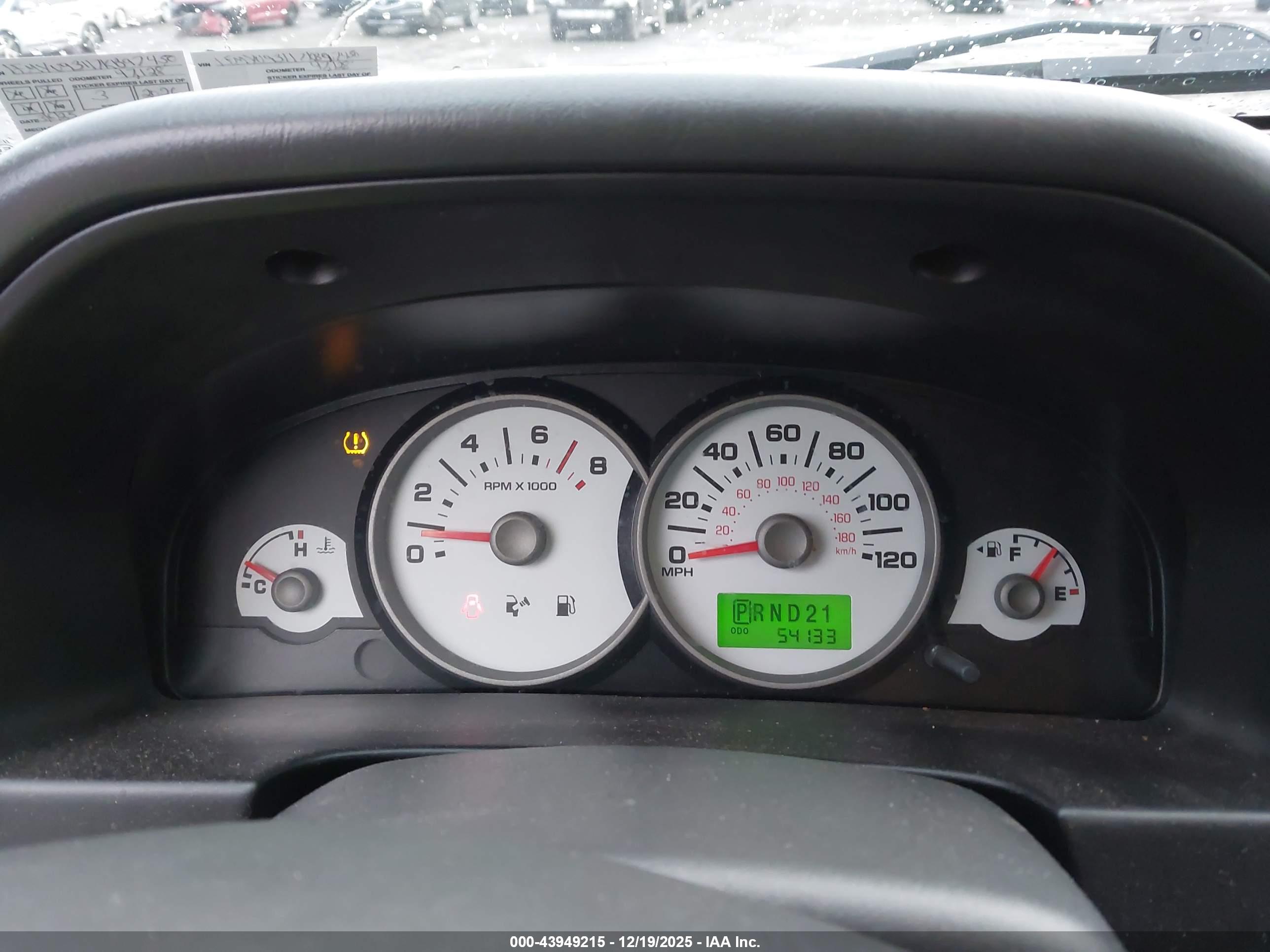 FORD ESCAPE image 7