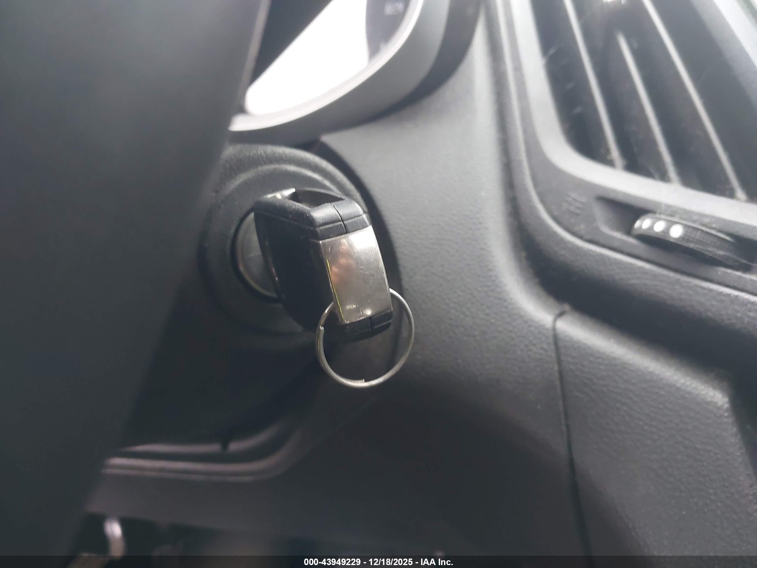 CHEVROLET EQUINOX image 11