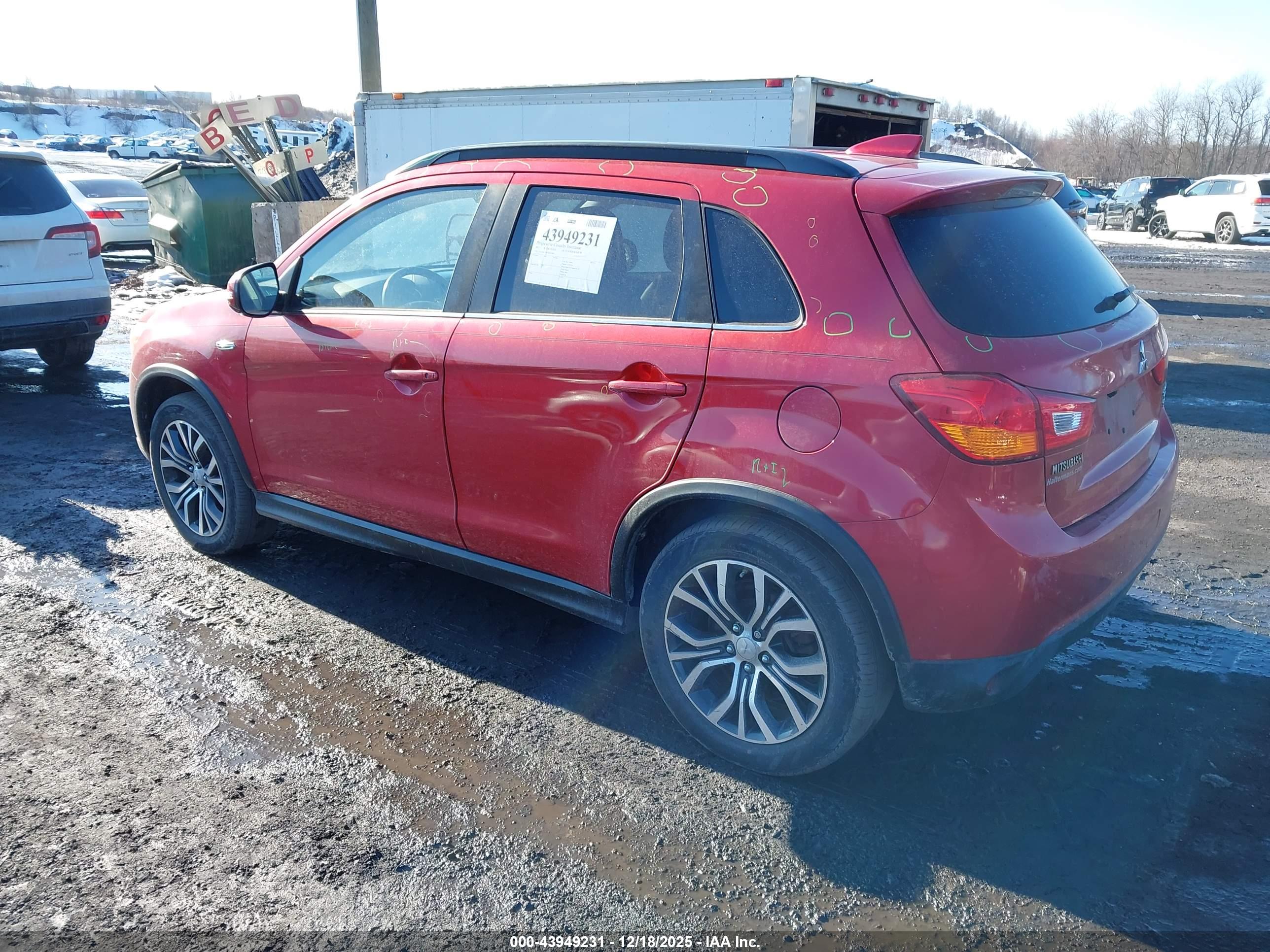 MITSUBISHI OUTLANDER image 3