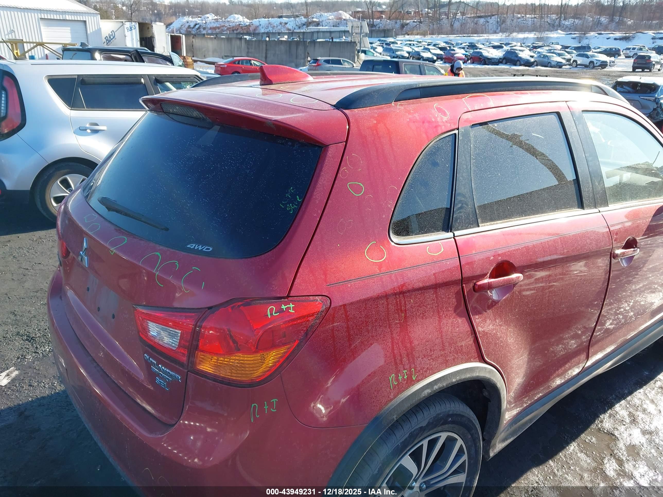 MITSUBISHI OUTLANDER image 6