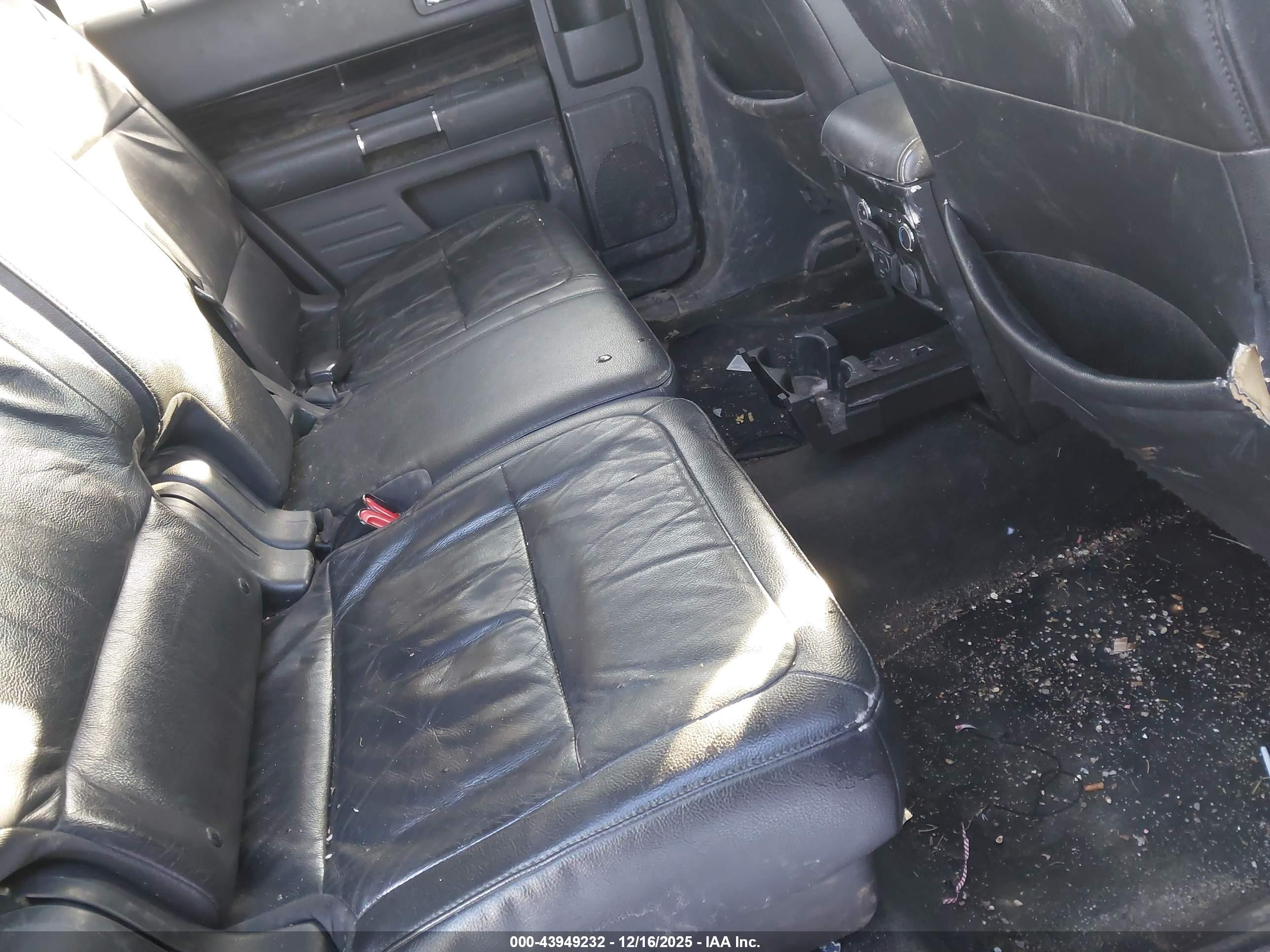 FORD FLEX image 8