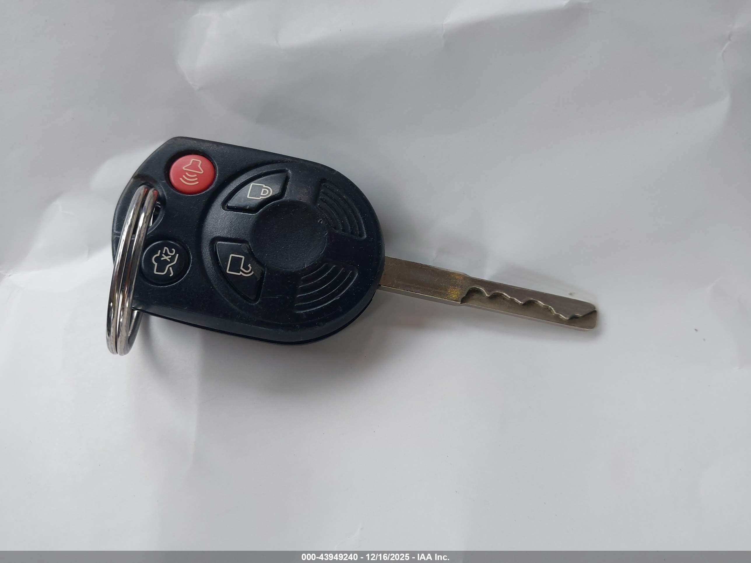 FORD C-MAX image 11
