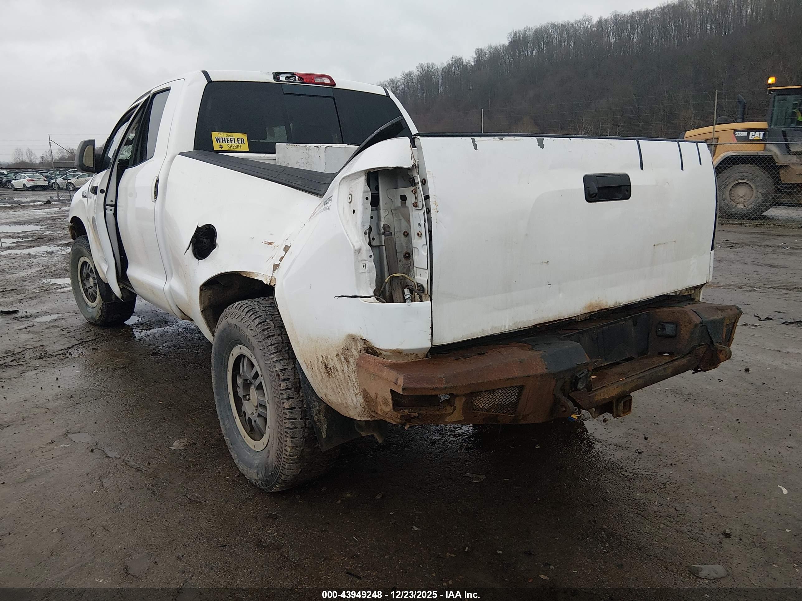 TOYOTA TUNDRA image 3