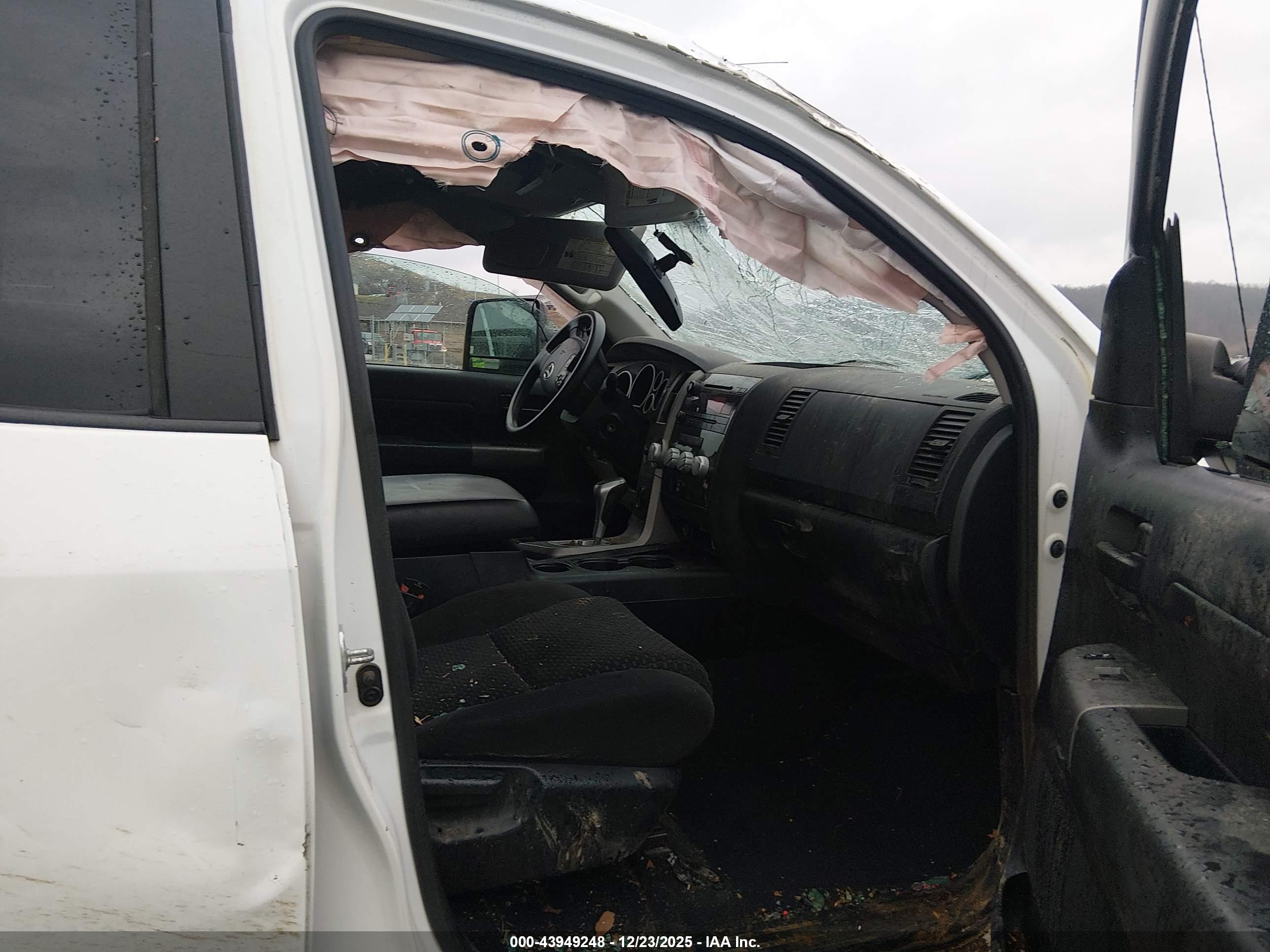 TOYOTA TUNDRA image 5